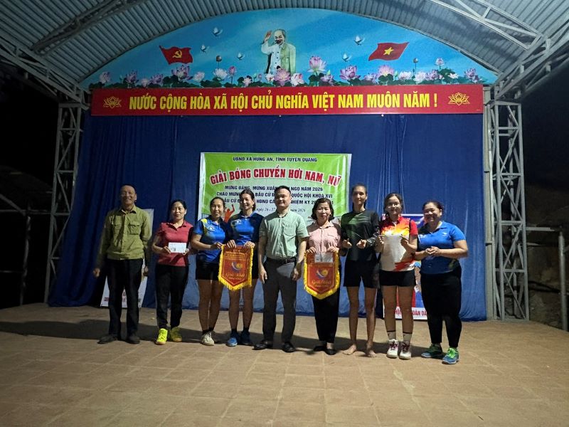 Bế mạc Giải bóng chuyền hơi nam, nữ xã Hùng An năm 2026