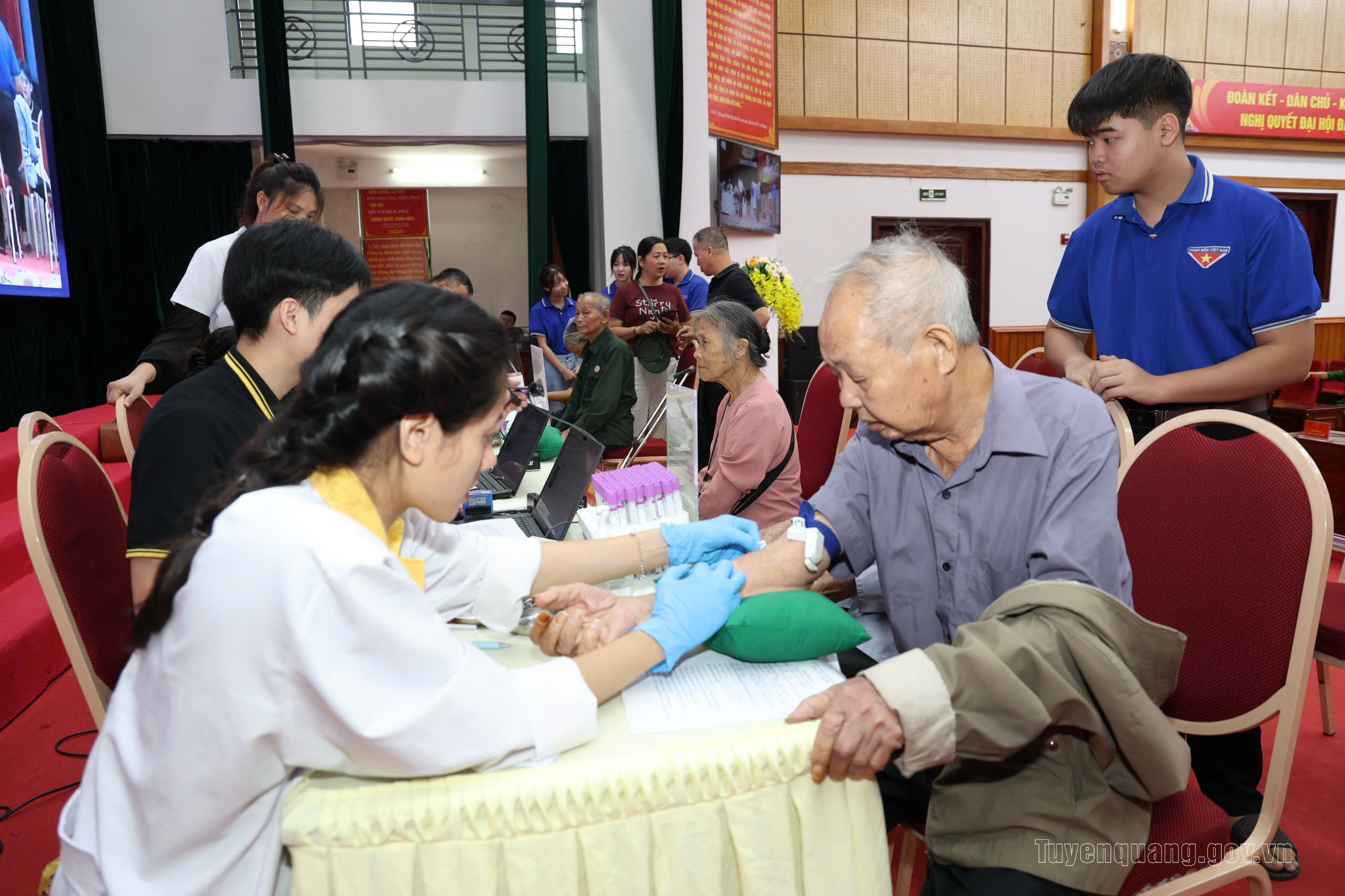 Thu nhận mẫu AND – Hành trình tìm lại tên cho các liệt sĩ