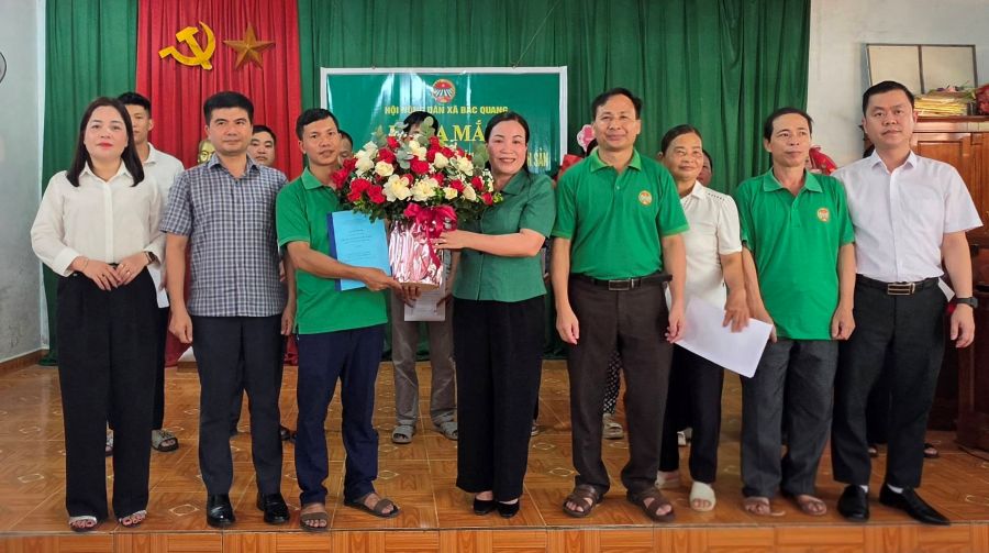 Bắc Quang ra mắt Chi hội Nông dân nghề nghiệp Chăn nuôi trâu sinh sản. 