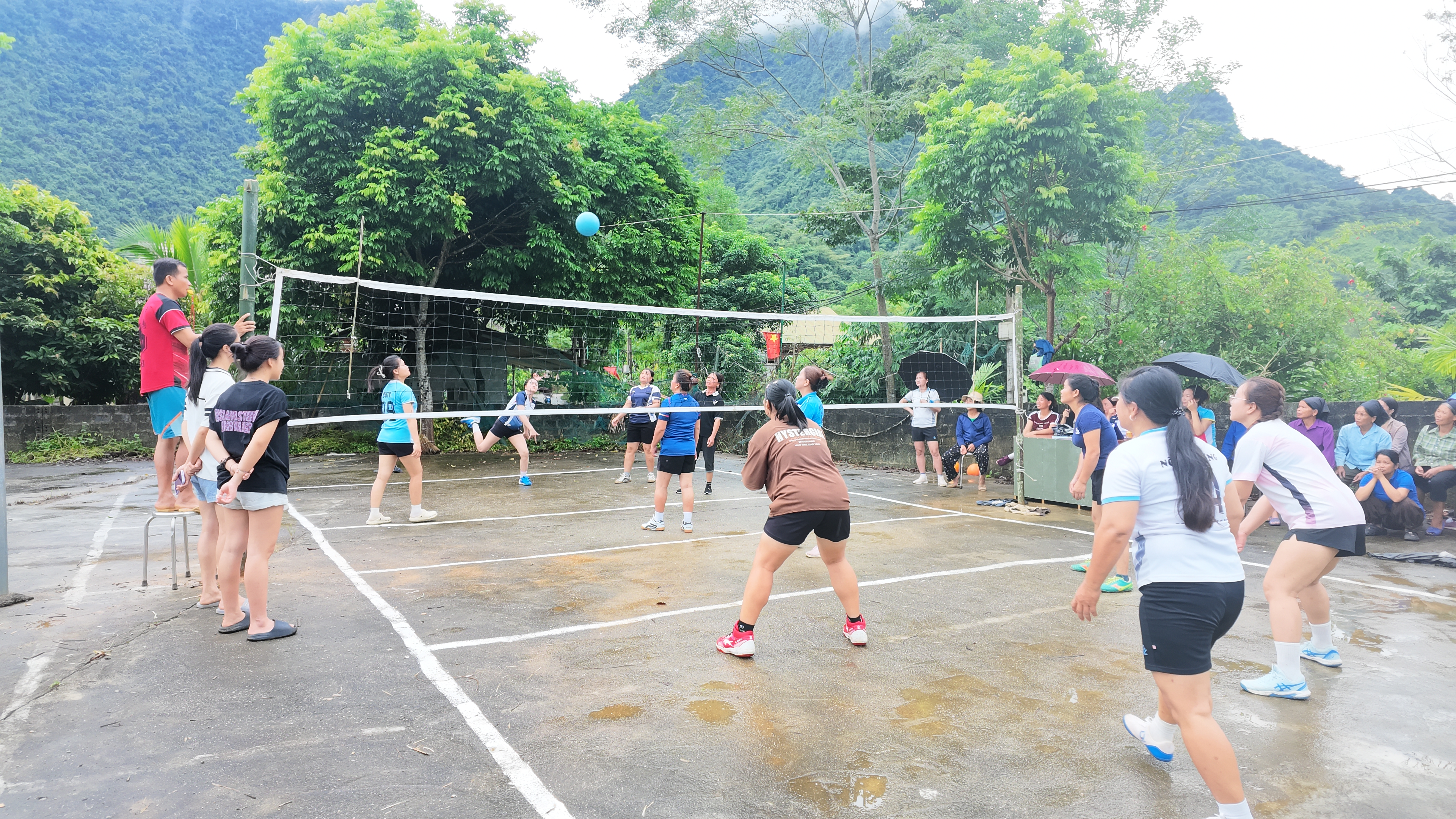 B&oacute;ng chuyền 4.JPG