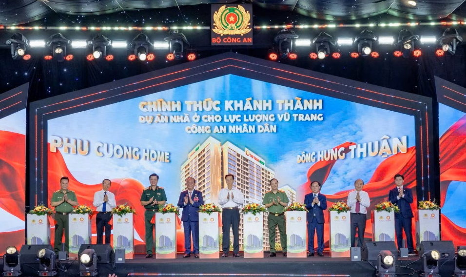 BÀN GIAO 776 CĂN NHÀ Ở XÃ HỘI ĐẦU TIÊN CHO CÁN BỘ, CHIẾN SĨ CÔNG AN TẠI TP. HỒ CHÍ MINH