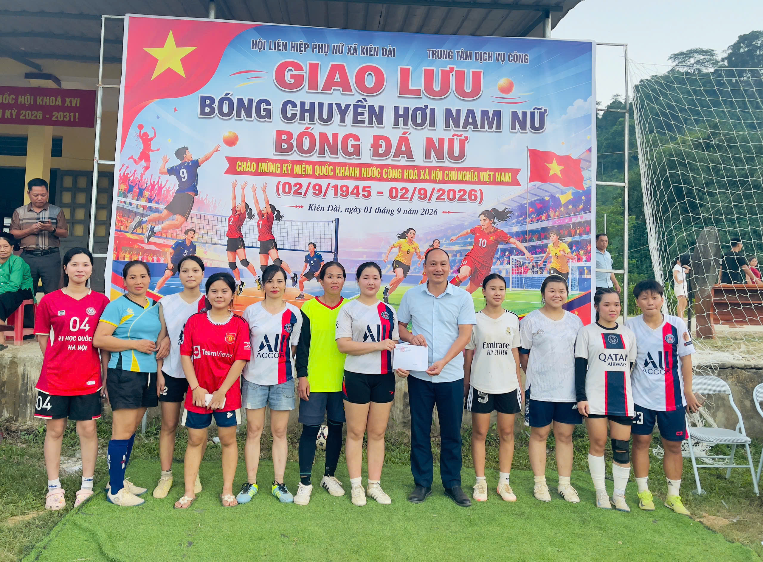 Kiên Đài: Bế mạc, trao giải bóng đá nữ và bóng chuyền hơi nam nữ