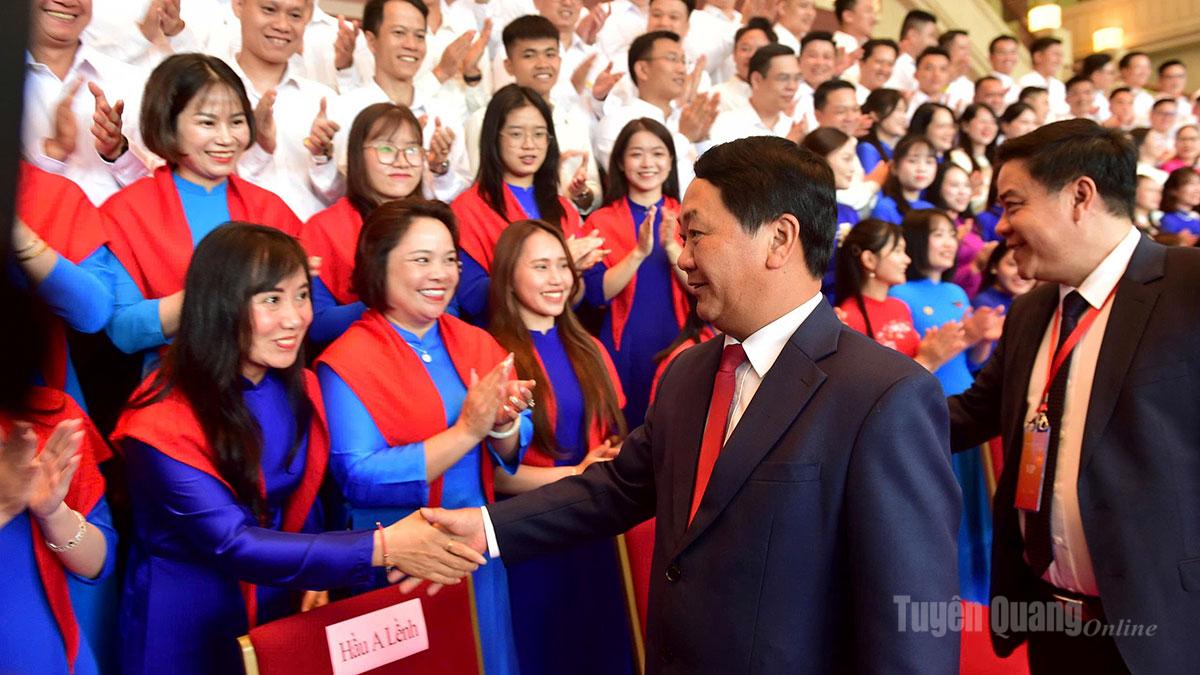 Gặp mặt thanh niên tham dự “Hành trình đỏ nghiên cứu, học tập - Ánh sáng lý tưởng” tại Vân Nam (Trung Quốc)
