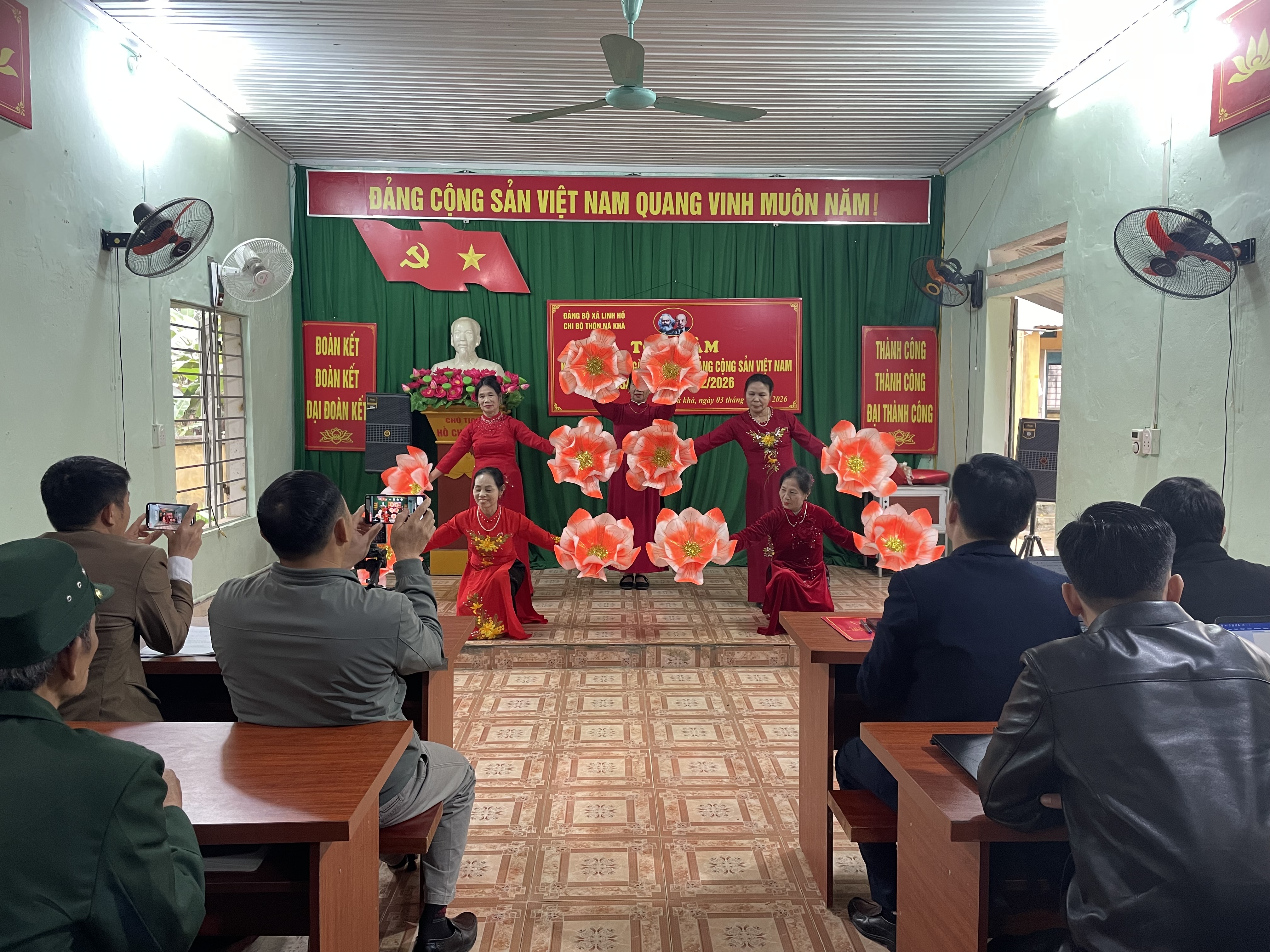 Toạ đ&agrave;m 9.JPG