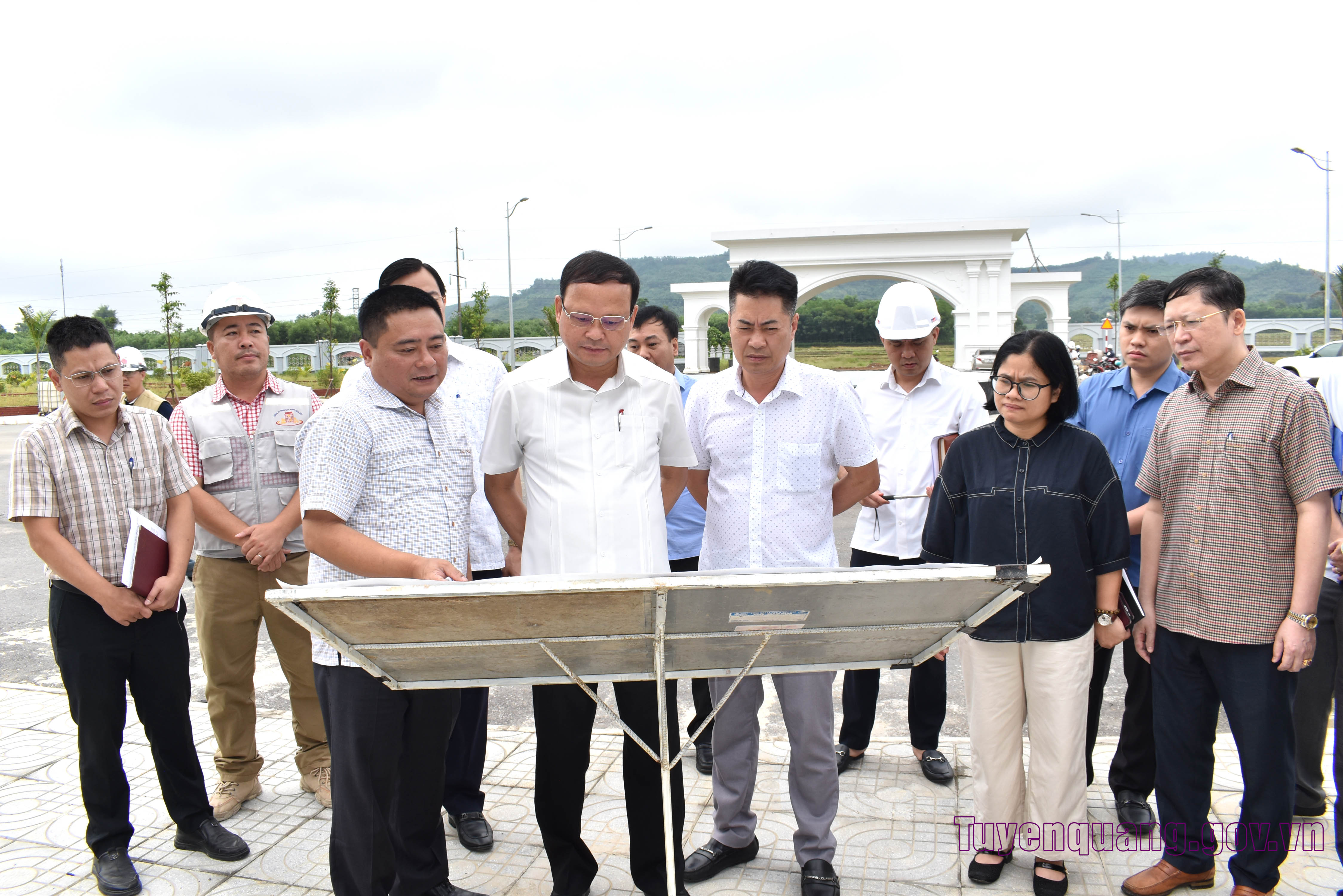 Phó Chủ tịch Thường trực UBND tỉnh Nguyễn Mạnh Tuấn kiểm tra tiến độ các dự án trọng điểm