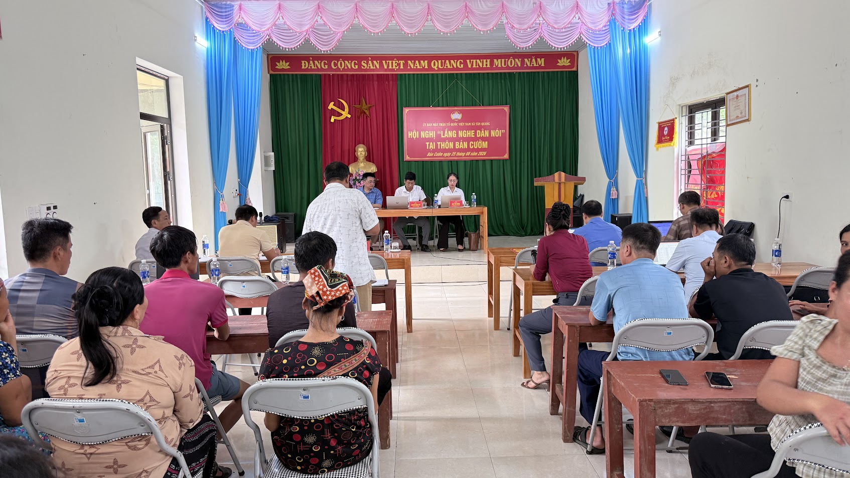 UBMTTQ xã Tân Quang tổ chức Hội nghị “Lắng nghe dân nói” 