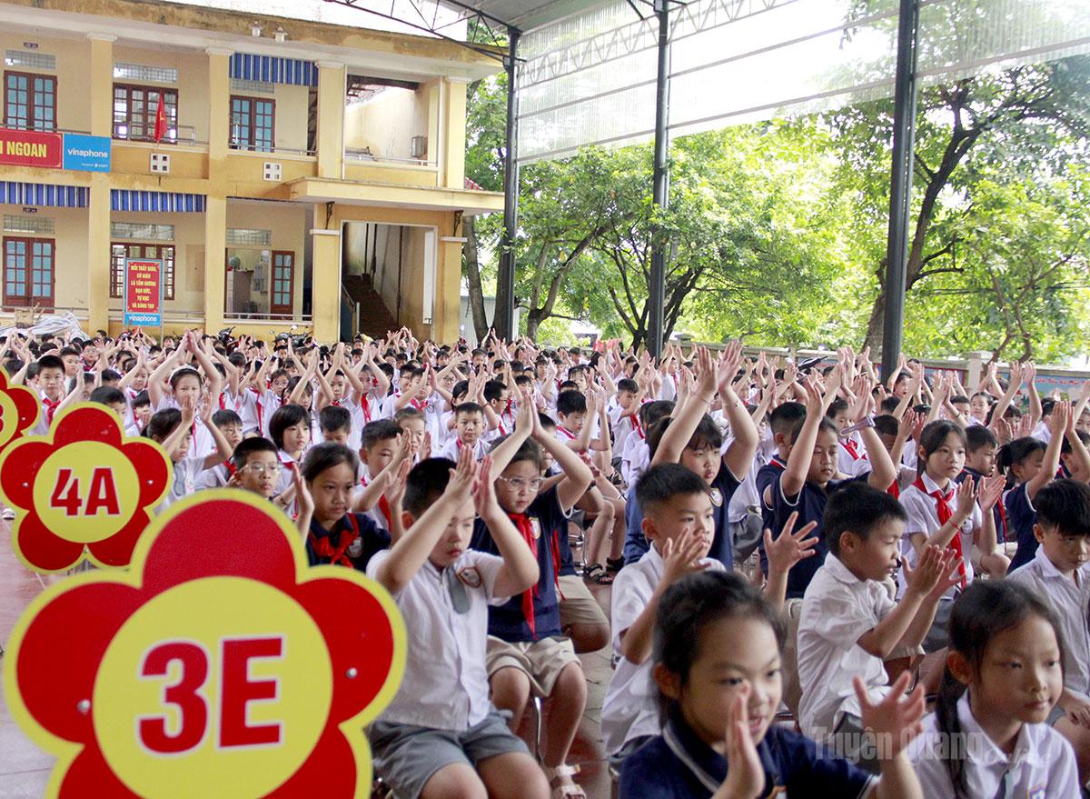 Niềm vui tựu trường