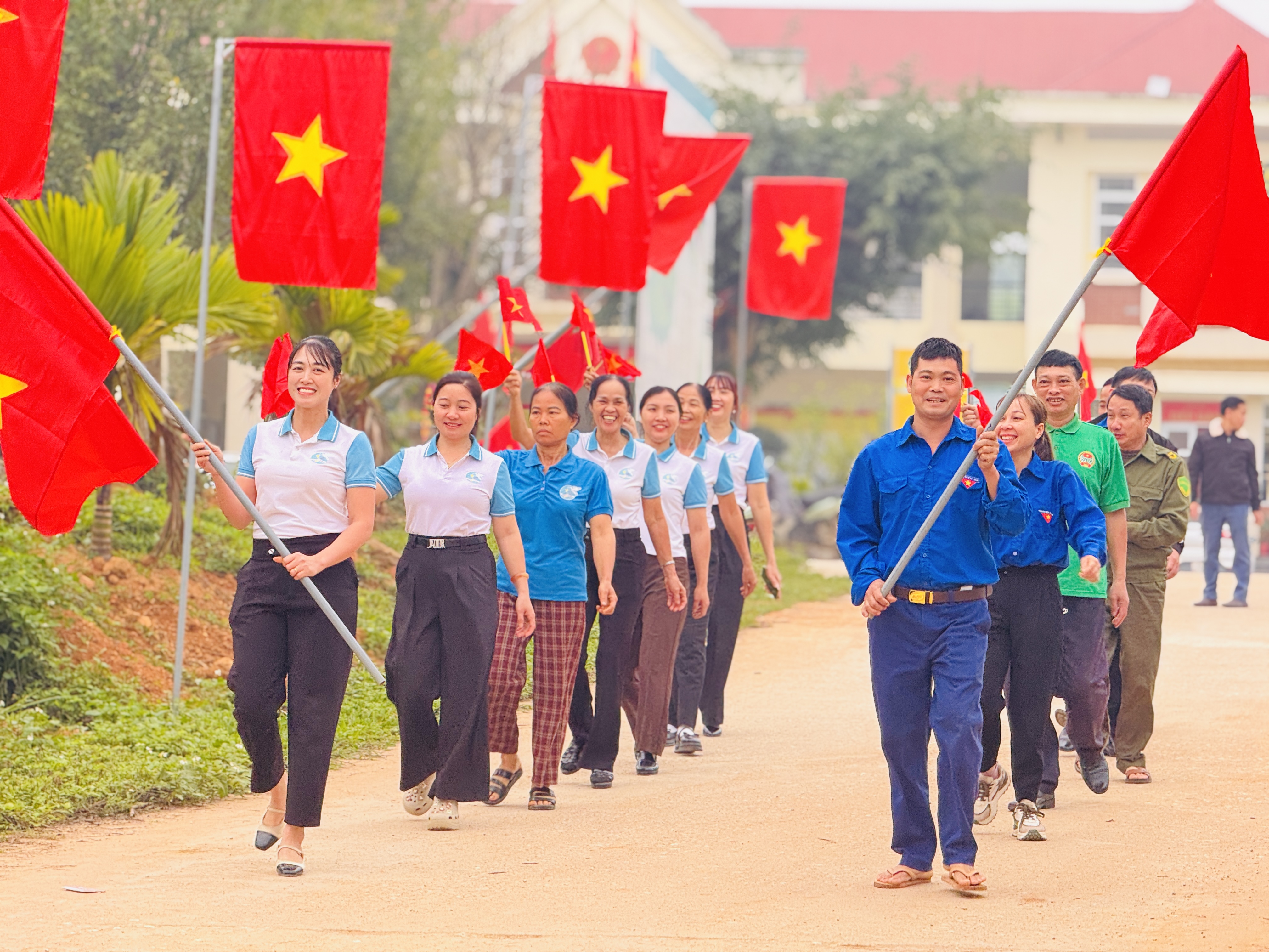 Xã Xuân Vân đẩy mạnh tuyên truyền, tạo khí thế sôi nổi hướng về ngày bầu cử   
