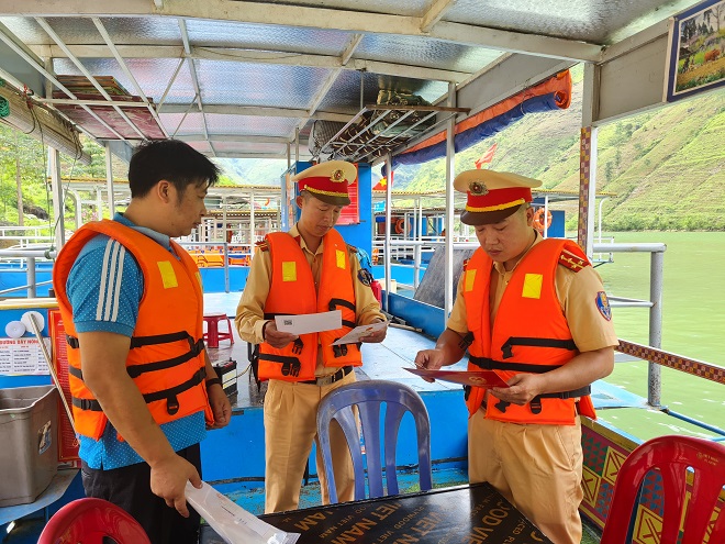 TĂNG CƯỜNG PHÒNG NGỪA TAI NẠN GIAO THÔNG ĐƯỜNG THỦY