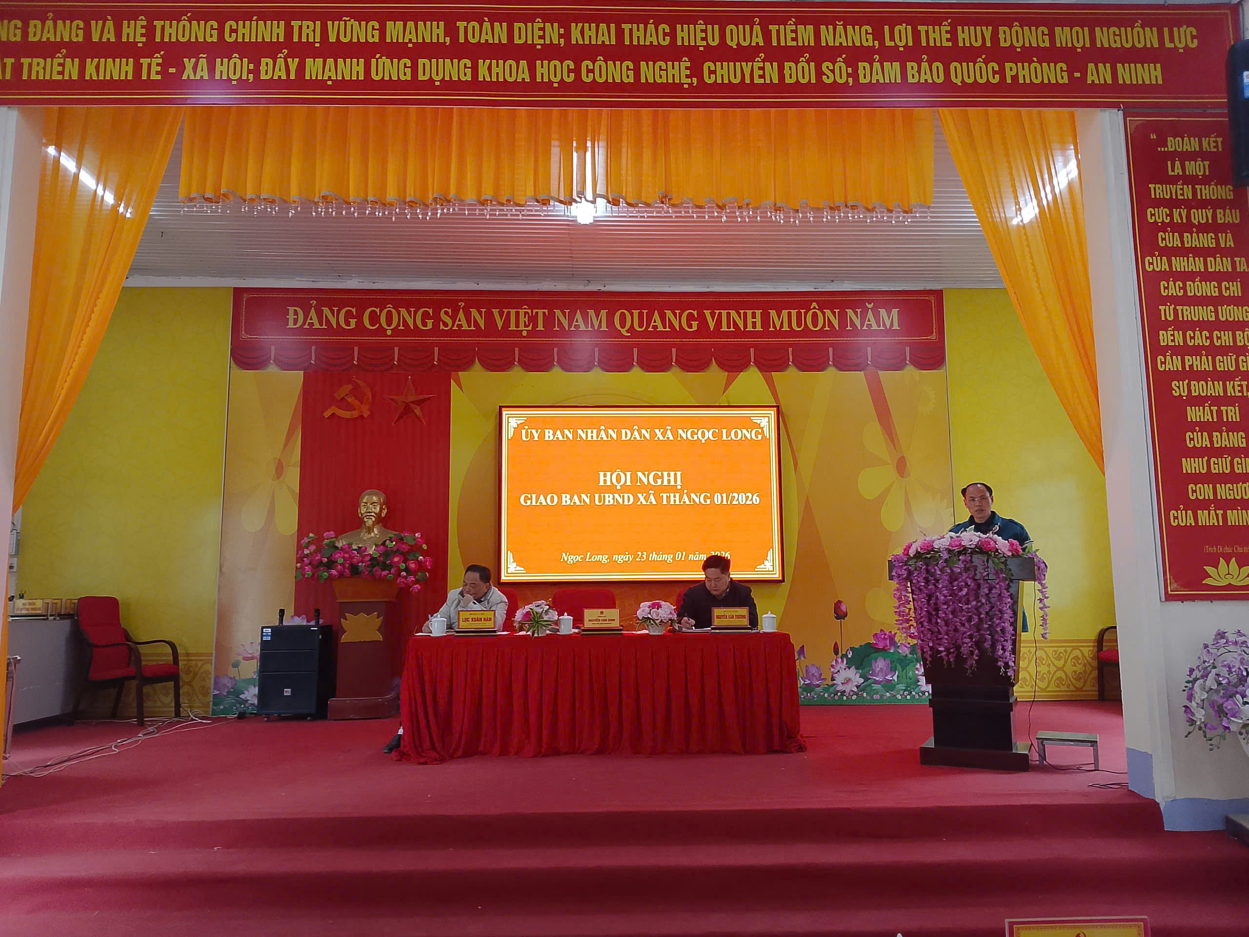 UBND XÃ NGỌC LONG TỔ CHỨC HỘI NGHỊ GIAO BAN THÁNG 01 NĂM 2026