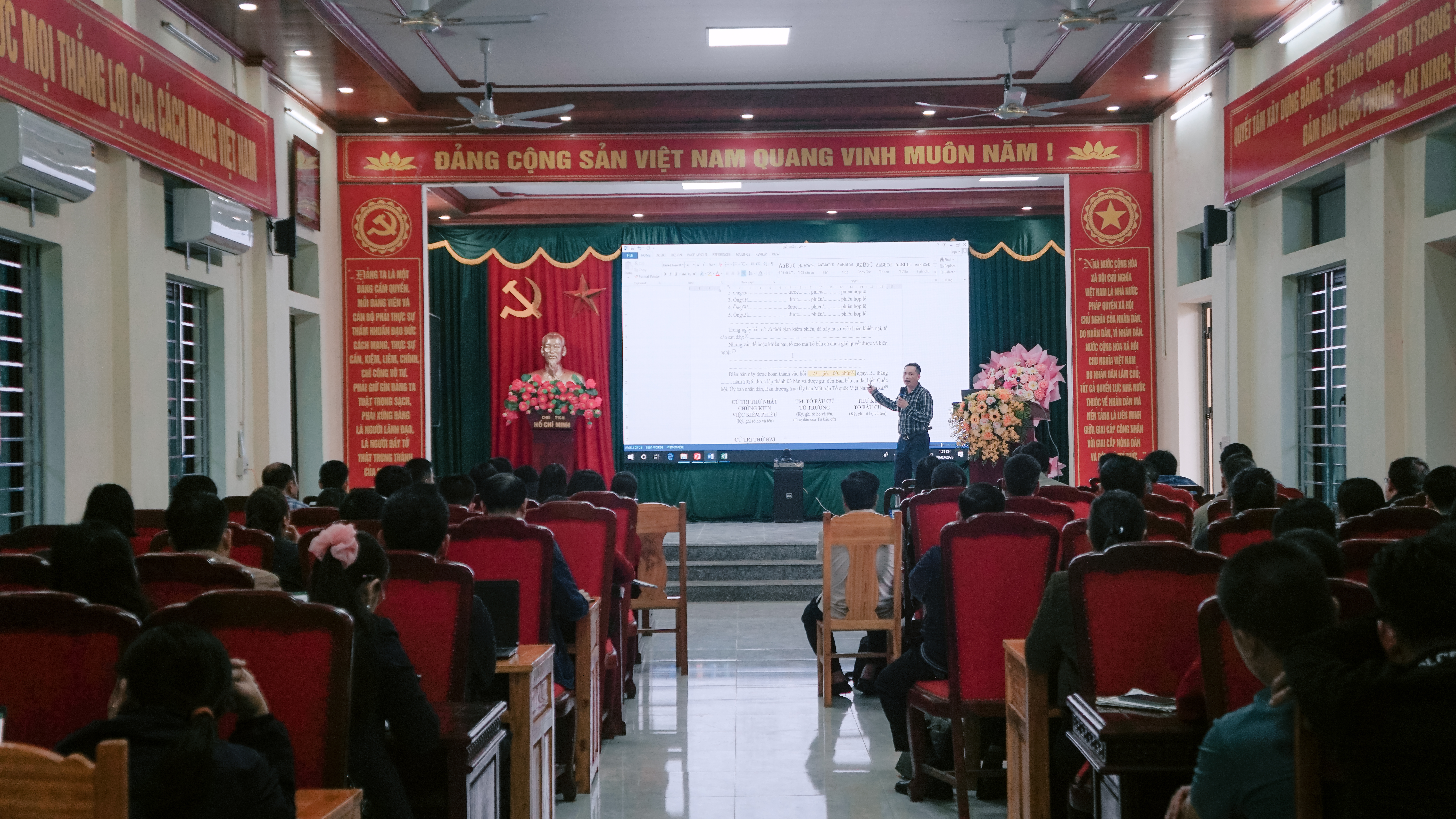 Ủy ban Bầu cử xã Xuân Giang tổ chức Hội nghị tập huấn nghiệp vụ công tác bầu cử