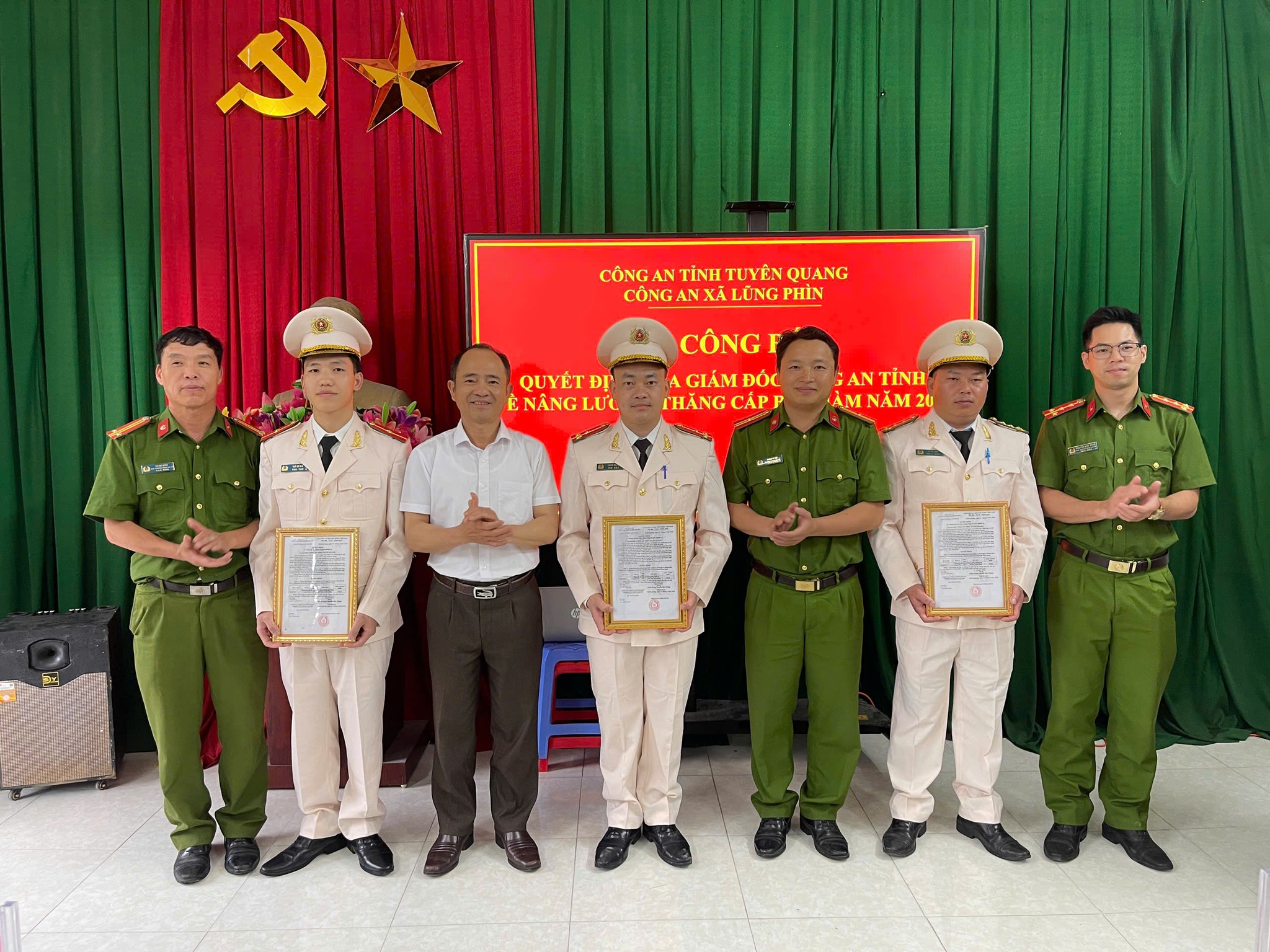 LỄ CÔNG BỐ QUYẾT ĐỊNH CỦA GIÁM ĐỐC CÔNG AN TỈNH VỀ NÂNG LƯƠNG, THĂNG CẤP BẬC QUÂN HÀM NĂM 2026