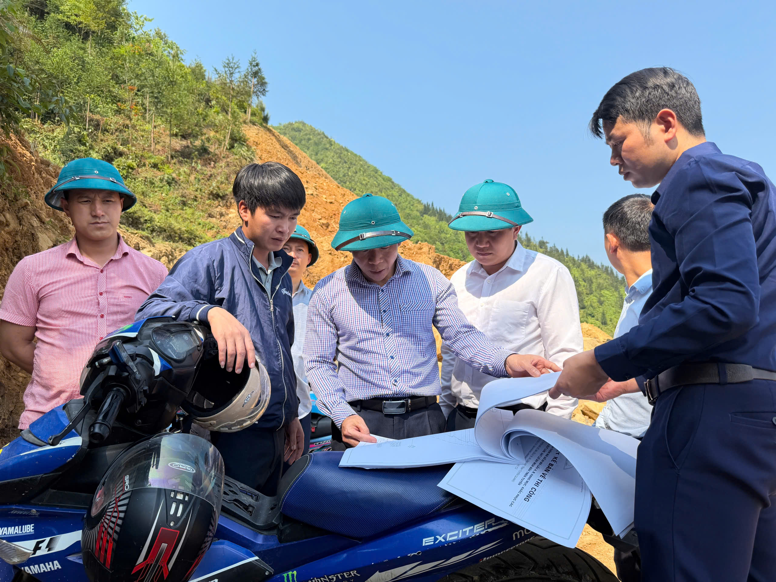 LŨNG CÚ TĂNG TỐC HOÀN THÀNH CÁC CÔNG TRÌNH TRƯỚC MÙA MƯA BÃO