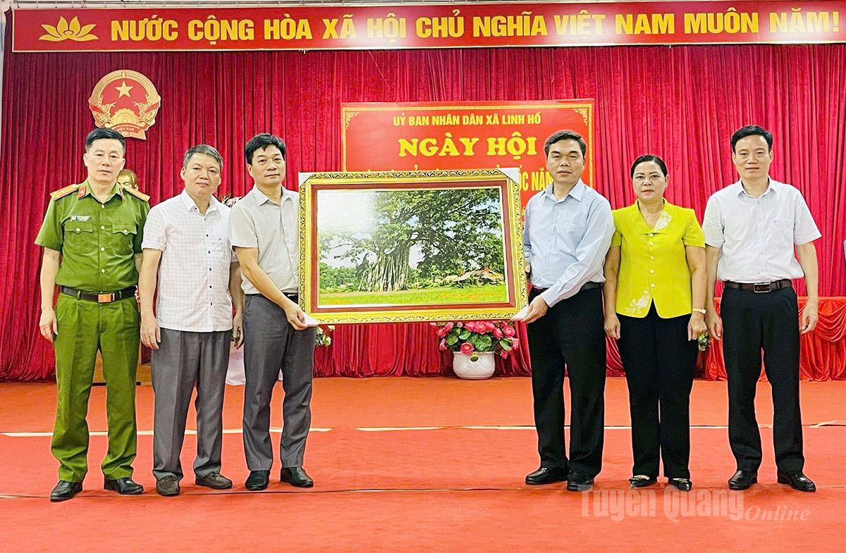 Phó Bí thư Tỉnh ủy, Chủ tịch Ủy ban MTTQ tỉnh Ma Thế Hồng dự Ngày hội Toàn dân bảo vệ an ninh Tổ quốc tại xã Linh Hồ