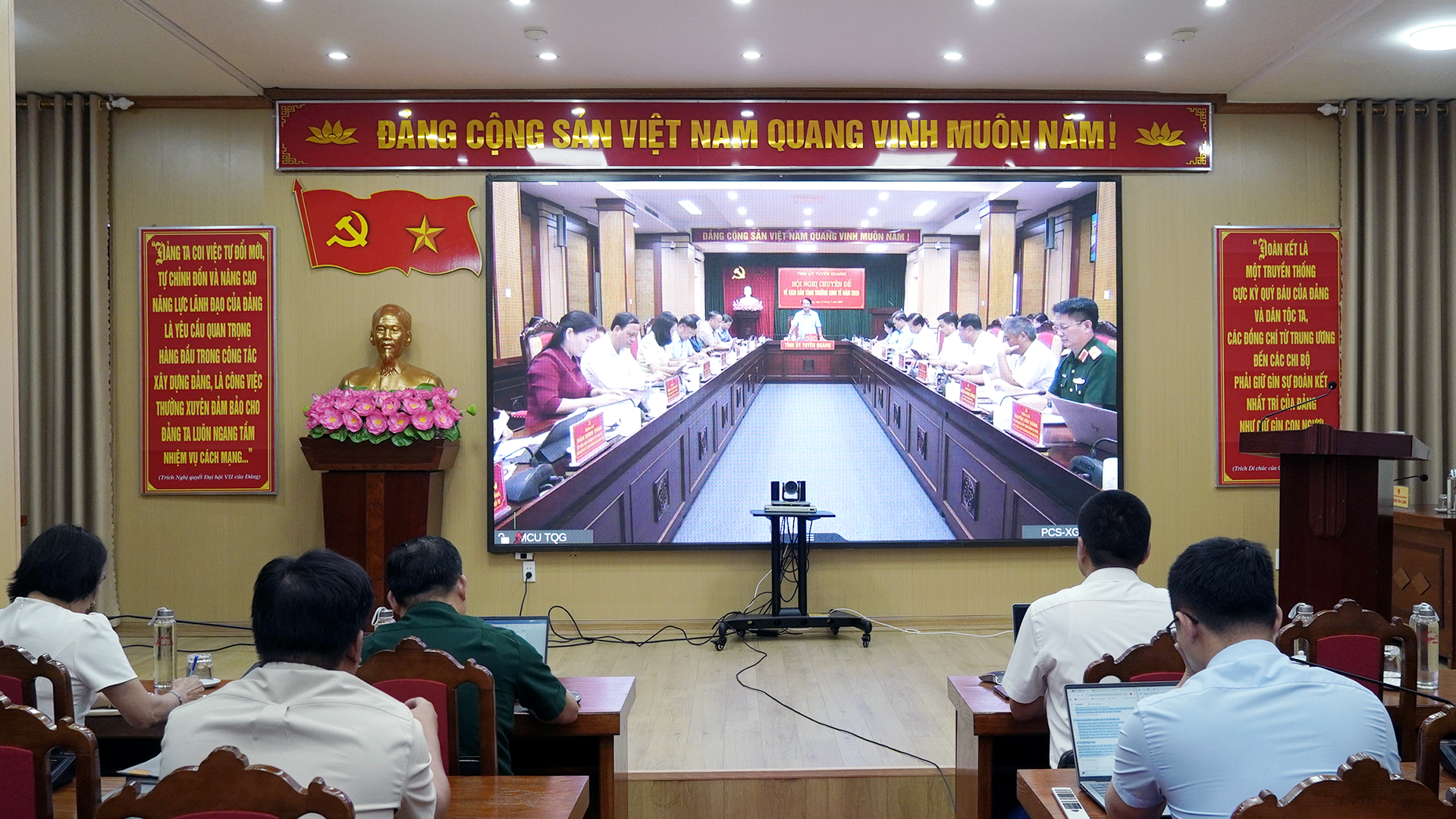 trực tuyến tăng trưởng số (1).jpg