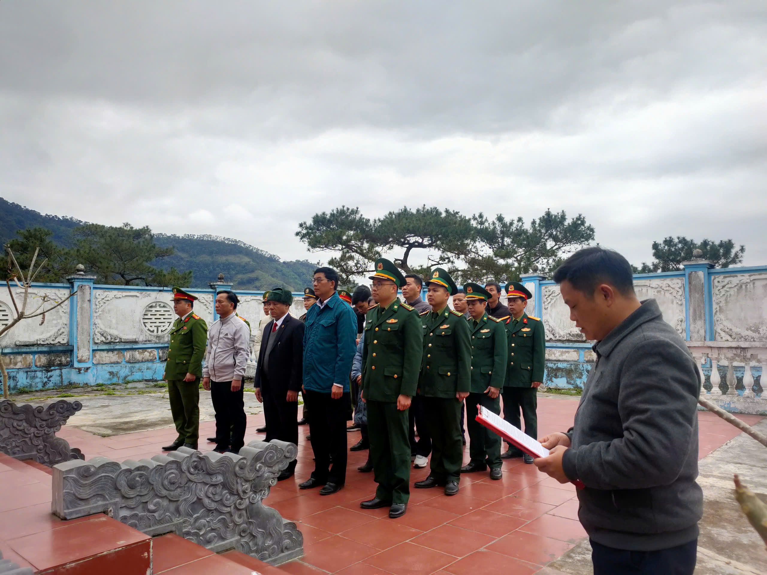 Xã Thàng Tín tổ chức viếng Bia tưởng niệm các Anh hùng liệt sĩ nhân dịp tết Nguyên đán Bính Ngọ năm 2026