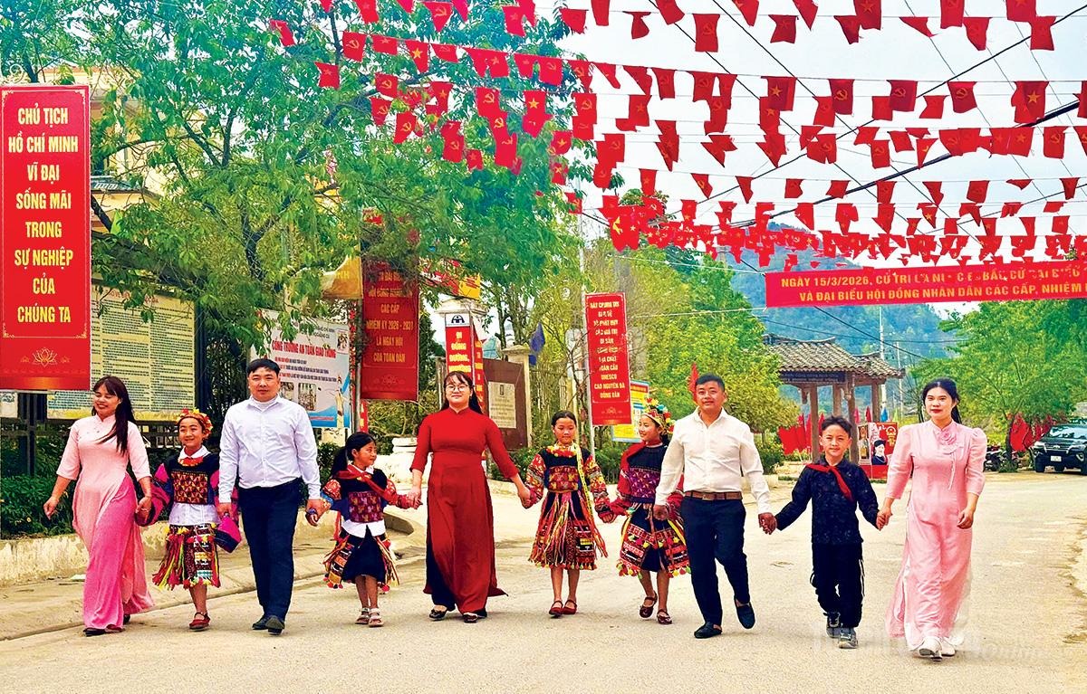 Cử tri Tuyên Quang "Rộn ràng ngày hội non sông"