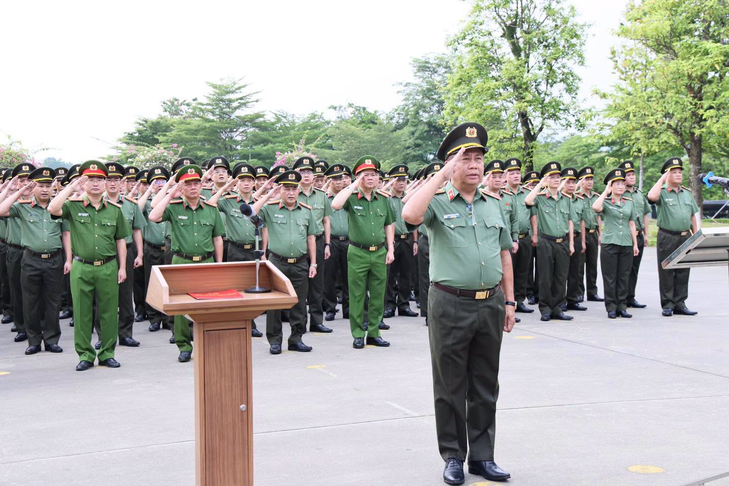 CÔNG AN TỈNH TUYÊN QUANG TỔ CHỨC LỄ CHÀO CỜ THÁNG 9/2026: PHẤN ĐẤU HOÀN THÀNH 100% CHỈ TIÊU CÔNG TÁC NĂM 2026 TRƯỚC NGÀY 15/9/2026