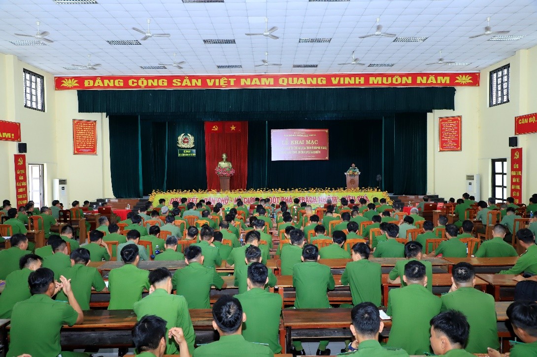 KHAI MẠC KHÓA HUẤN LUYỆN PHÒNG THỦ DÂN SỰ, CỨU NẠN CỨU HỘ CHO CÔNG AN CƠ SỞ
