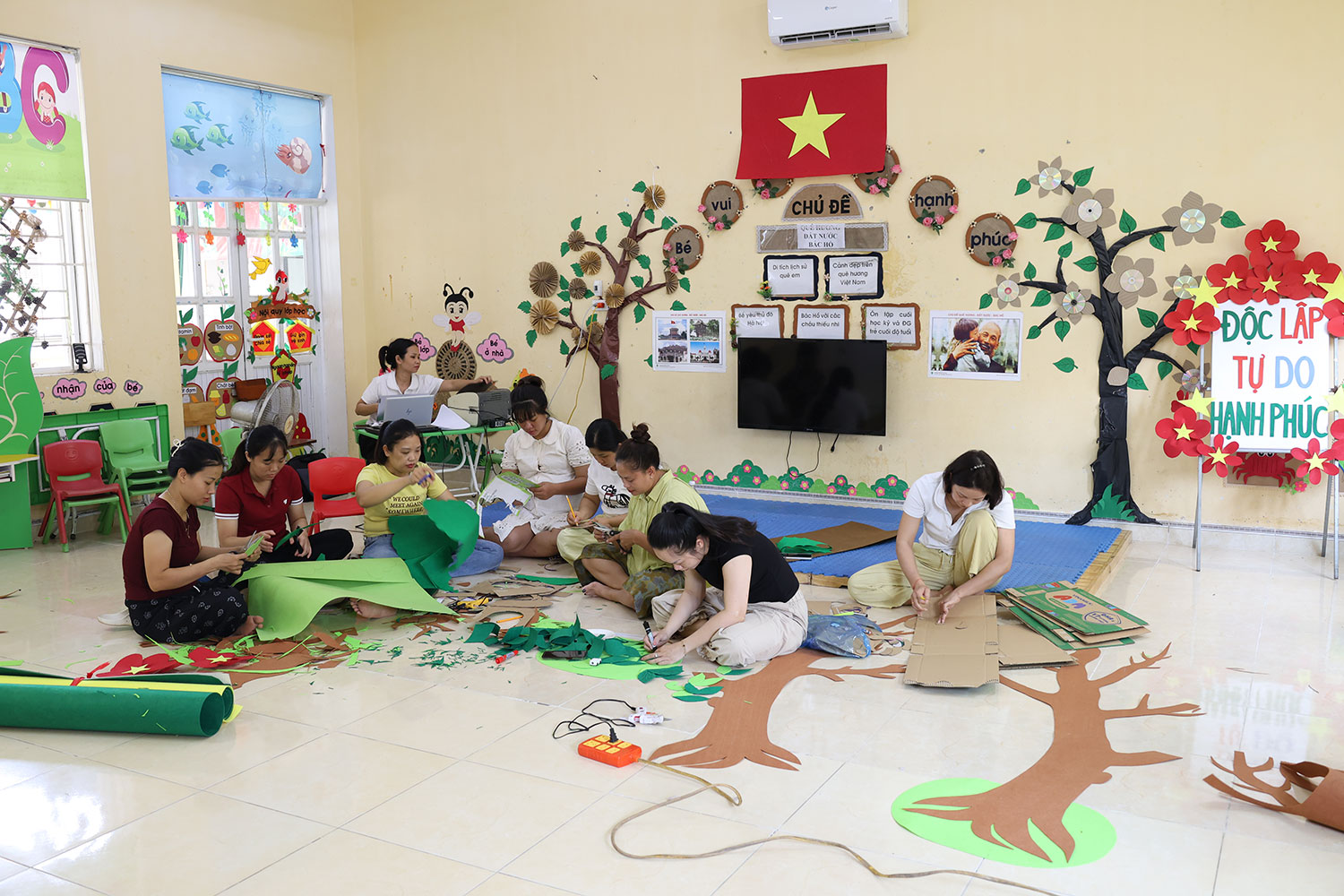 cbi-nam-hoc-moi1.jpg