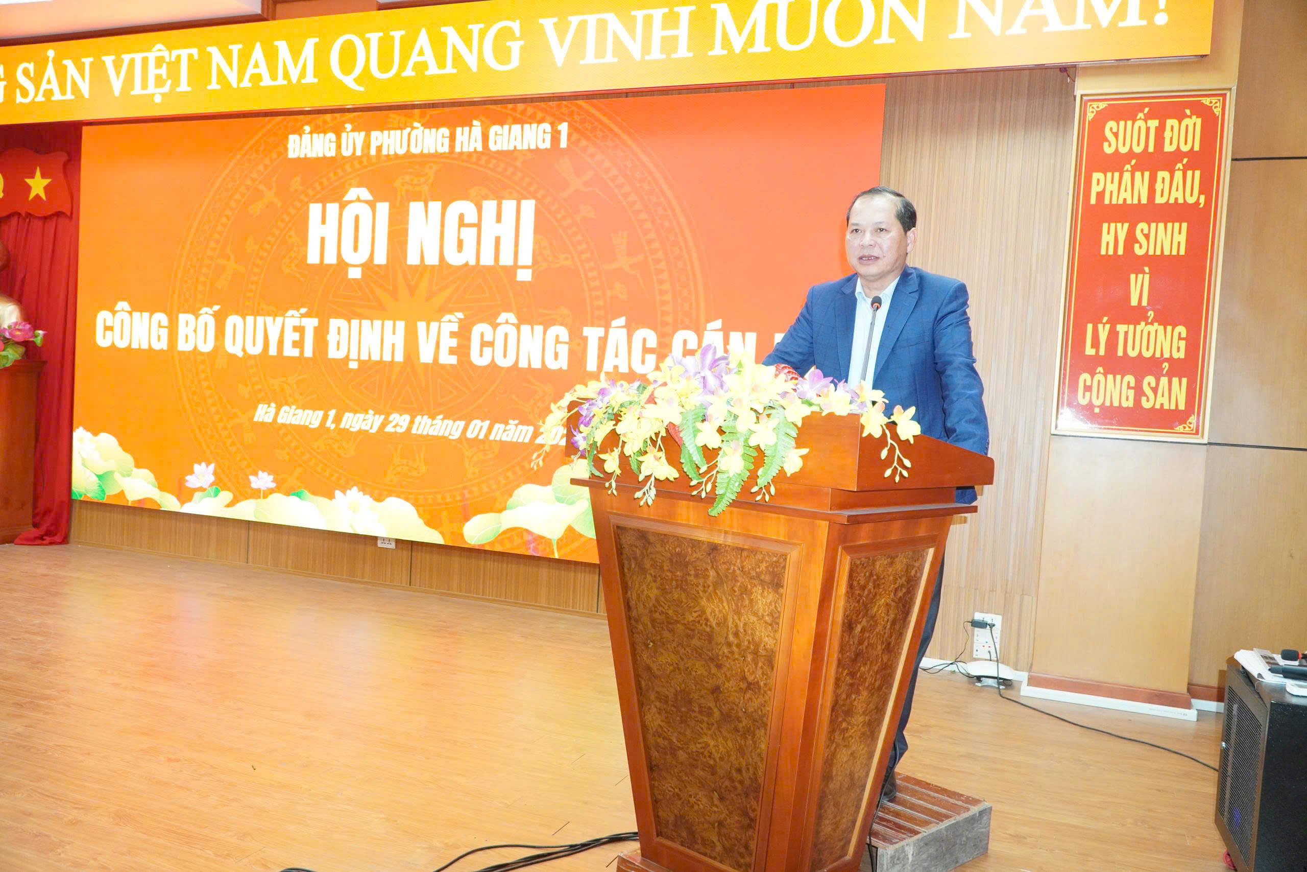 ĐẢNG UỶ PHƯỜNG HÀ GIANG 1 CÔNG BỐ QUYẾT ĐỊNH VỀ CÔNG TÁC CÁN BỘ