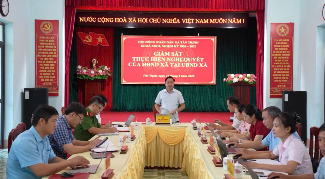 ĐOÀN GIÁM SÁT HĐND XÃ TÂN TRỊNH LÀM VIỆC VỚI UBND XÃ VỀ KẾT QUẢ THỰC HIỆN NHIỆM VỤ 6 THÁNG ĐẦU NĂM 2026