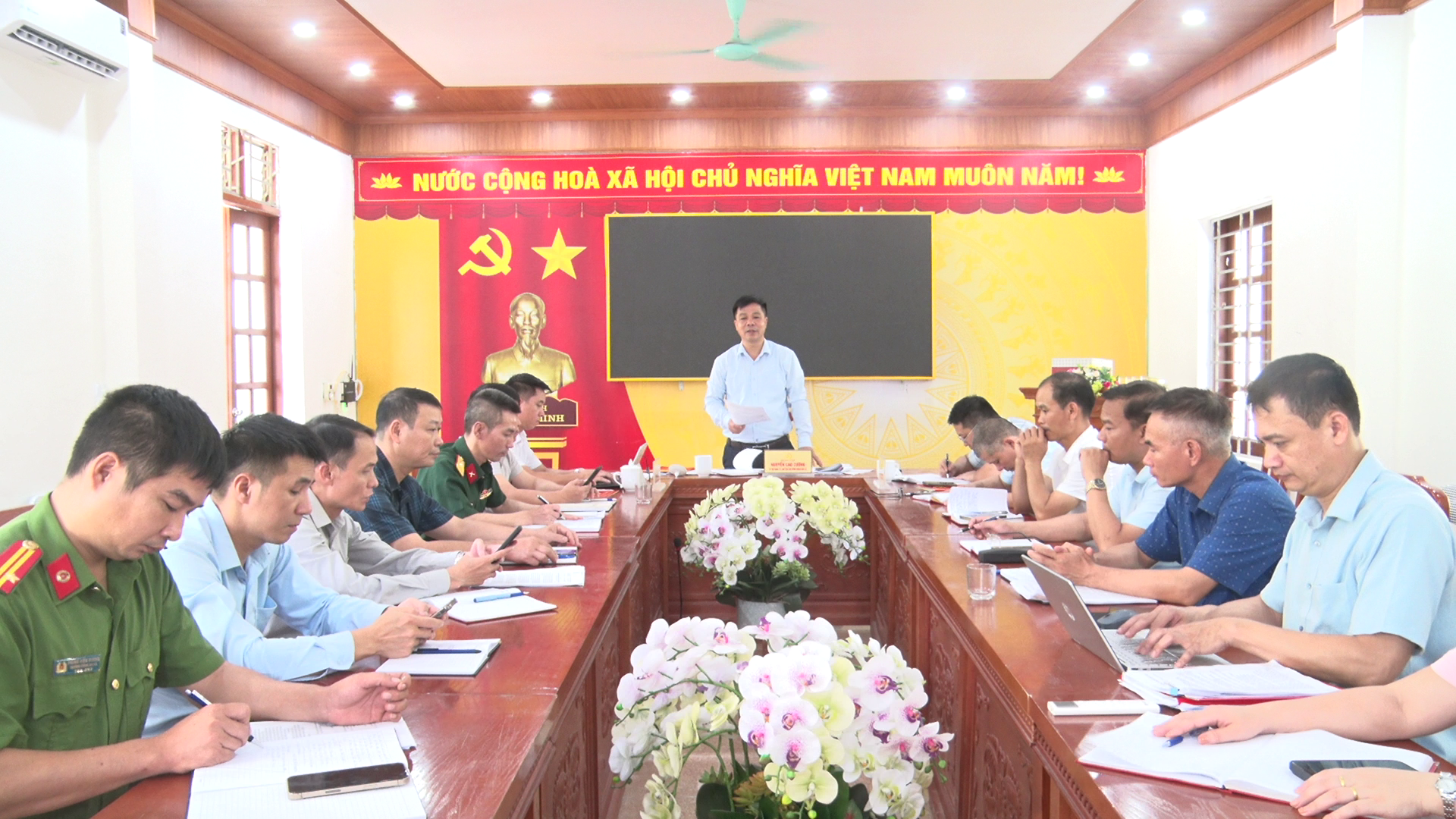 BAN TỔ CHỨC DIỄN TẬP TÁC CHIẾN XÃ KHUÔN LÙNG HỌP TRIỂN KHAI NHIỆM VỤ DIỄN TẬP KHU VỰC PHÒNG THỦ NĂM 2026