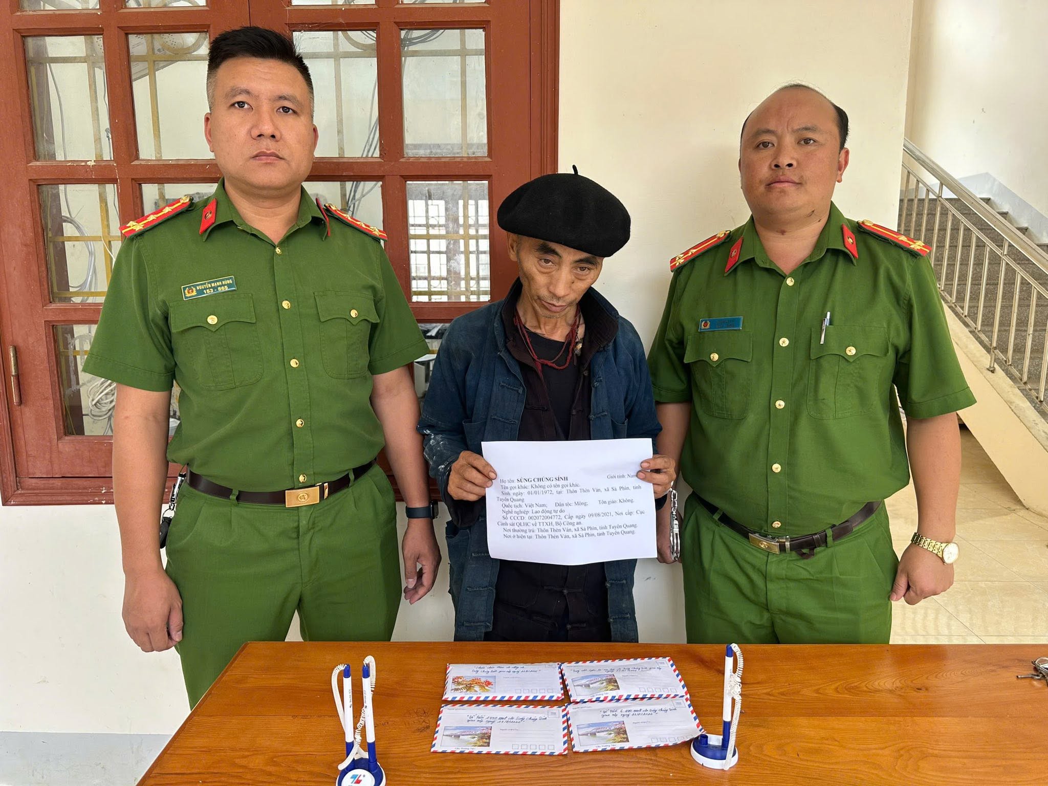 PHỐ BẢNG BẮT GIỮ 02 ĐỐI TƯỢNG LIÊN QUAN ĐẾN HÀNH VI TÀNG TRỮ, MUA BÁN TRÁI PHÉP CHẤT MA TÚY