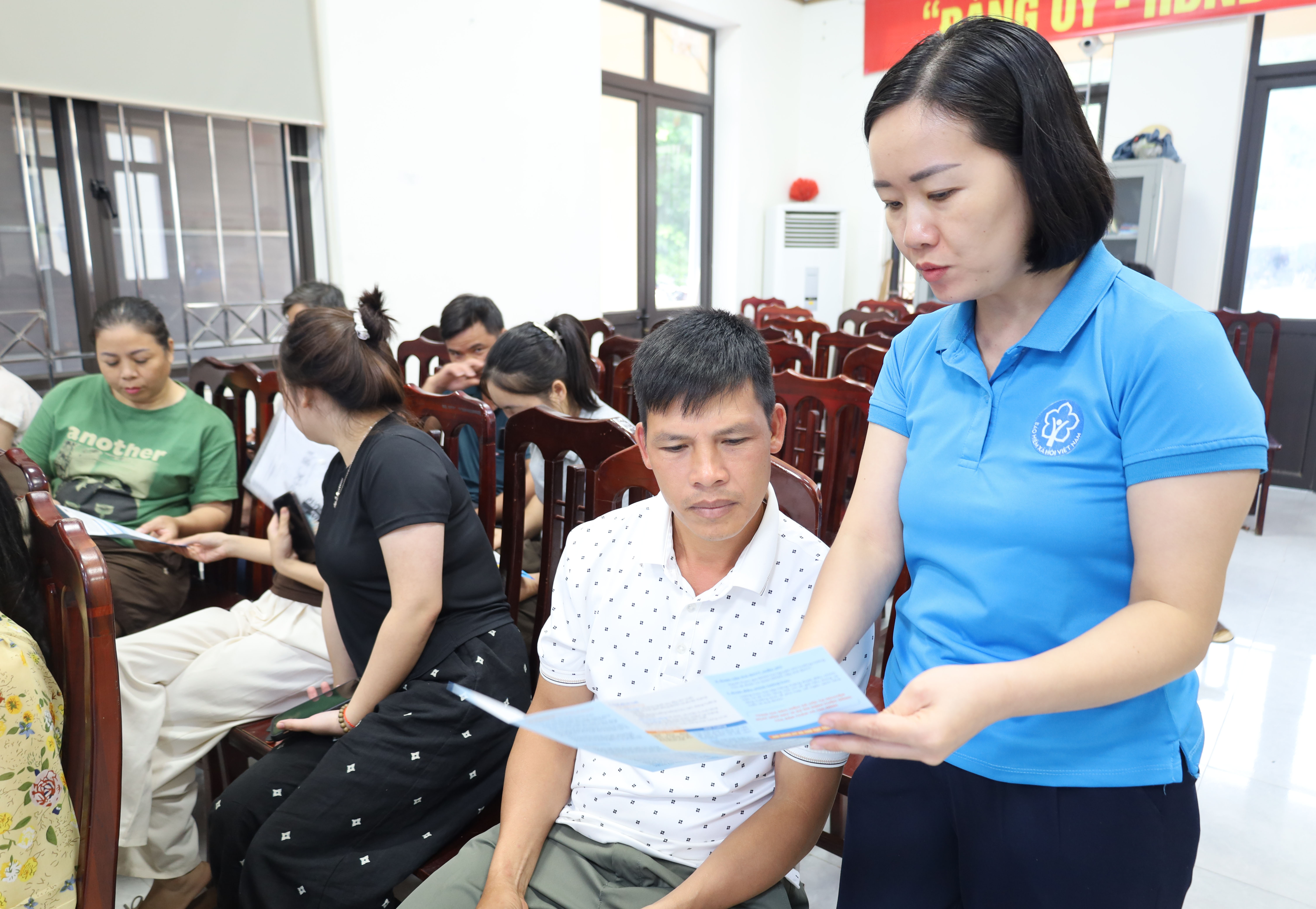 Tân Long tăng cường tuyên truyền, tư vấn chính sách BHXH, BHYT và hướng dẫn cài đặt VssID