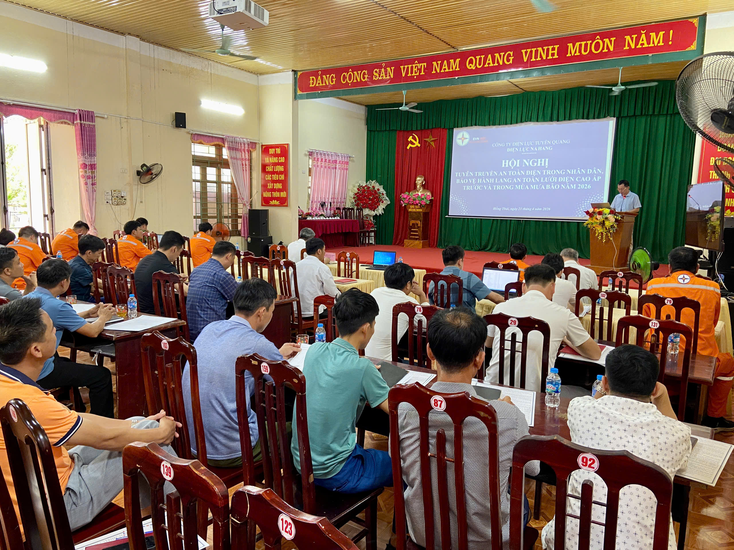 Điện lực Na Hang tổ chức hội nghị tuyên truyền an toàn điện và bảo vệ hành lang lưới điện mùa mưa bão năm 2026