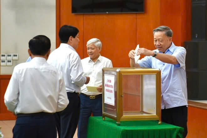 PHÁT HUY QUYỀN LÀM CHỦ CỦA NHÂN DÂN THEO PHƯƠNG CHÂM “DÂN BIẾT, DÂN BÀN, DÂN LÀM, DÂN KIỂM TRA, DÂN GIÁM SÁT, DÂN THỤ HƯỞNG”