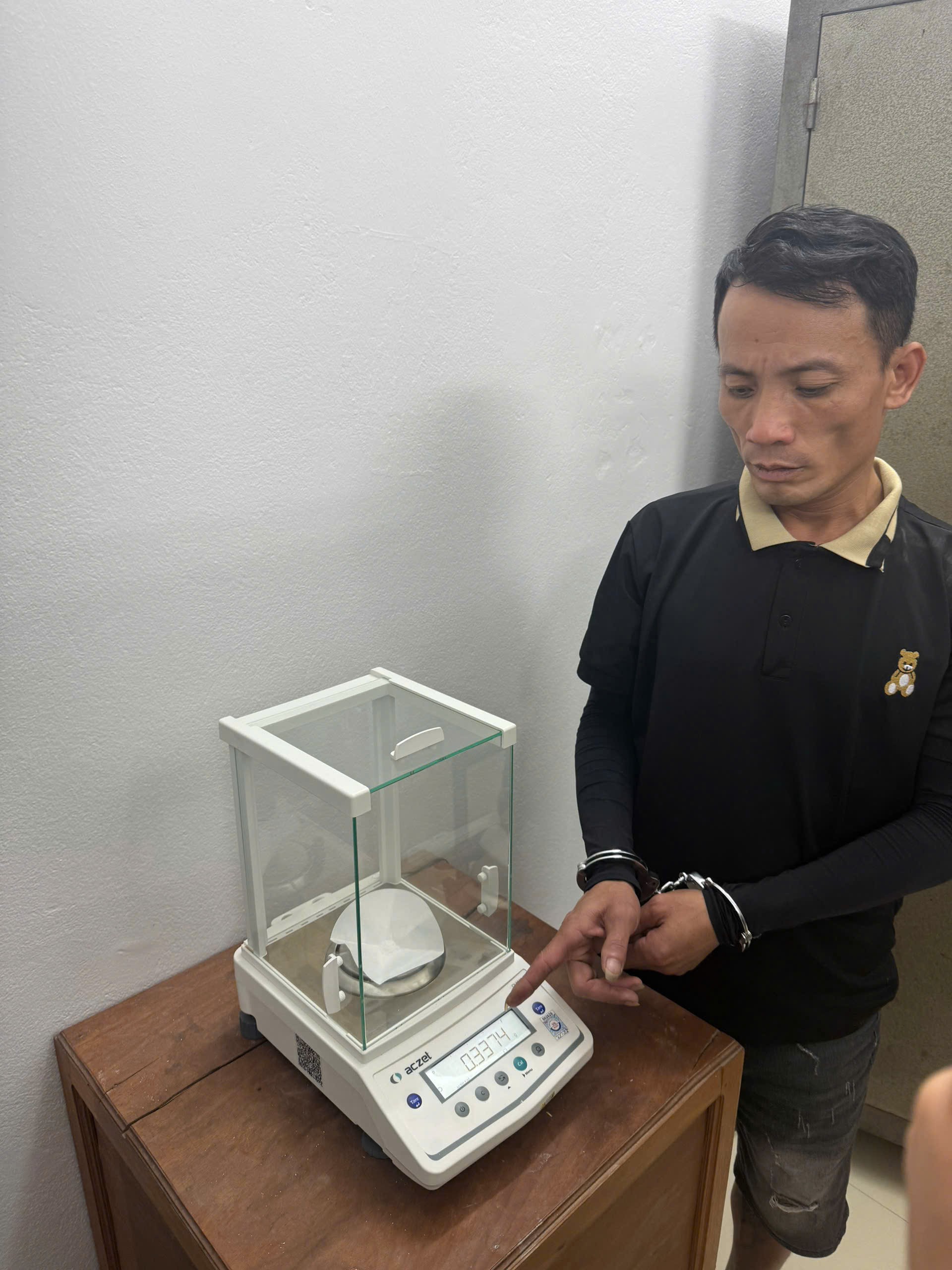CÔNG AN XÃ TÂN LONG PHÁT HIỆN, BẮT GIỮ ĐỐI TƯỢNG TÀNG TRỮ TRÁI PHÉP CHẤT MA TUÝ TRONG DỊP NGHỈ LỄ 30/4