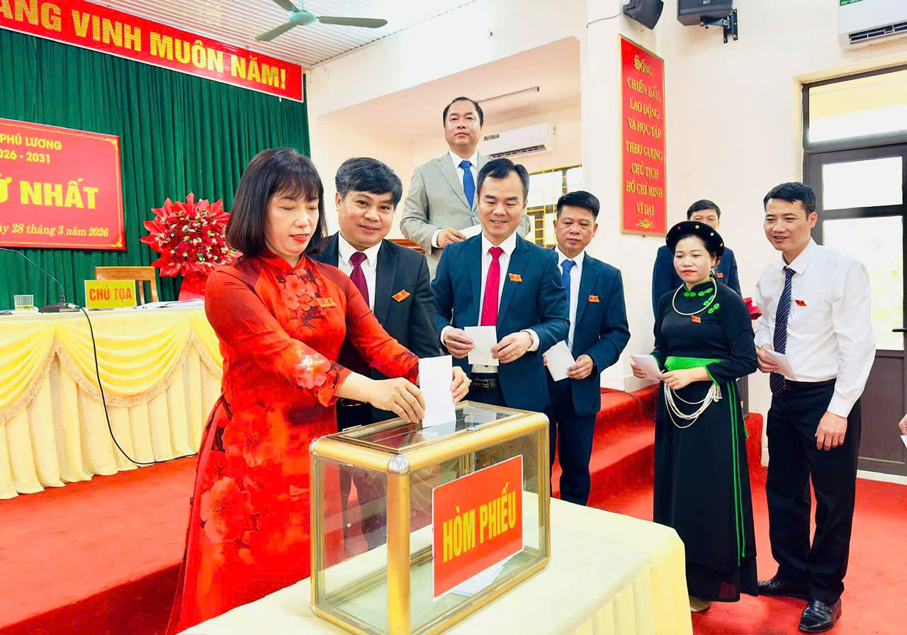 HỘI ĐỒNG NHÂN DÂN XÃ PHÚ LƯƠNG TỔ CHỨC KỲ HỌP THỨ NHẤT KHÓA XXII, NHIỆM KỲ 2026 – 2031