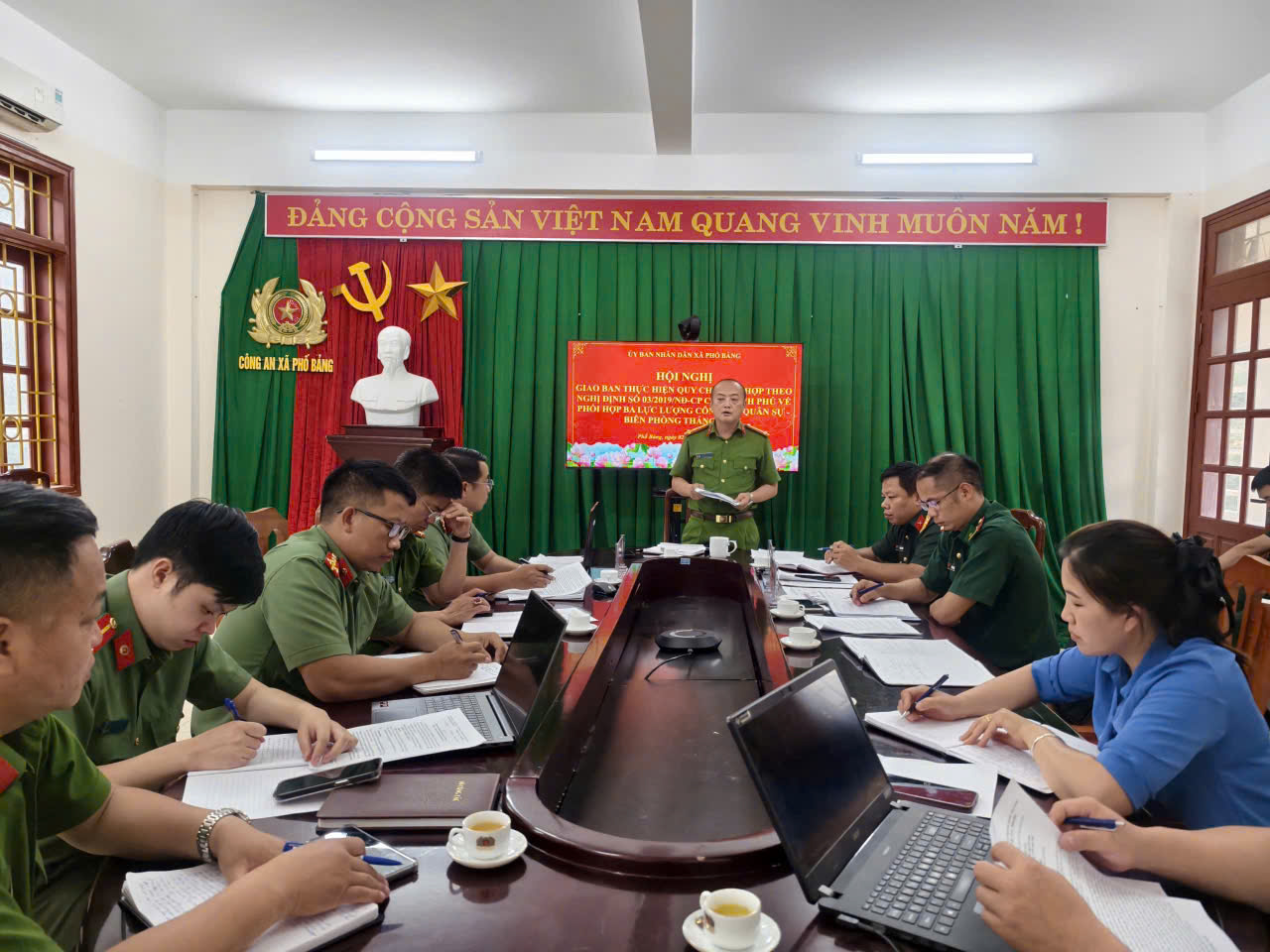 CÔNG AN XÃ PHỐ BẢNG PHỐI HỢP TỔ CHỨC HỘI NGHỊ GIAO BAN 3 LỰC LƯỢNG CÔNG AN - QUÂN SỰ - BIÊN PHÒNG