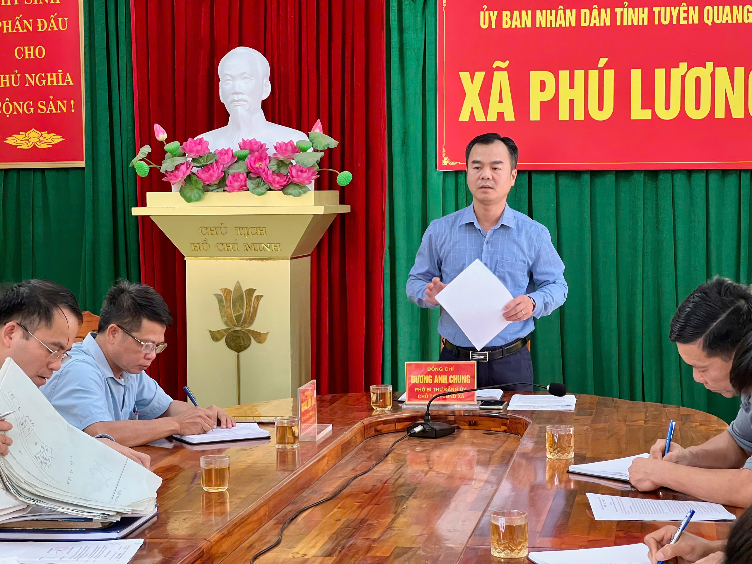 CHỦ TỊCH UBND XÃ PHÚ LƯƠNG TIẾP CÔNG DÂN ĐỊNH KỲ