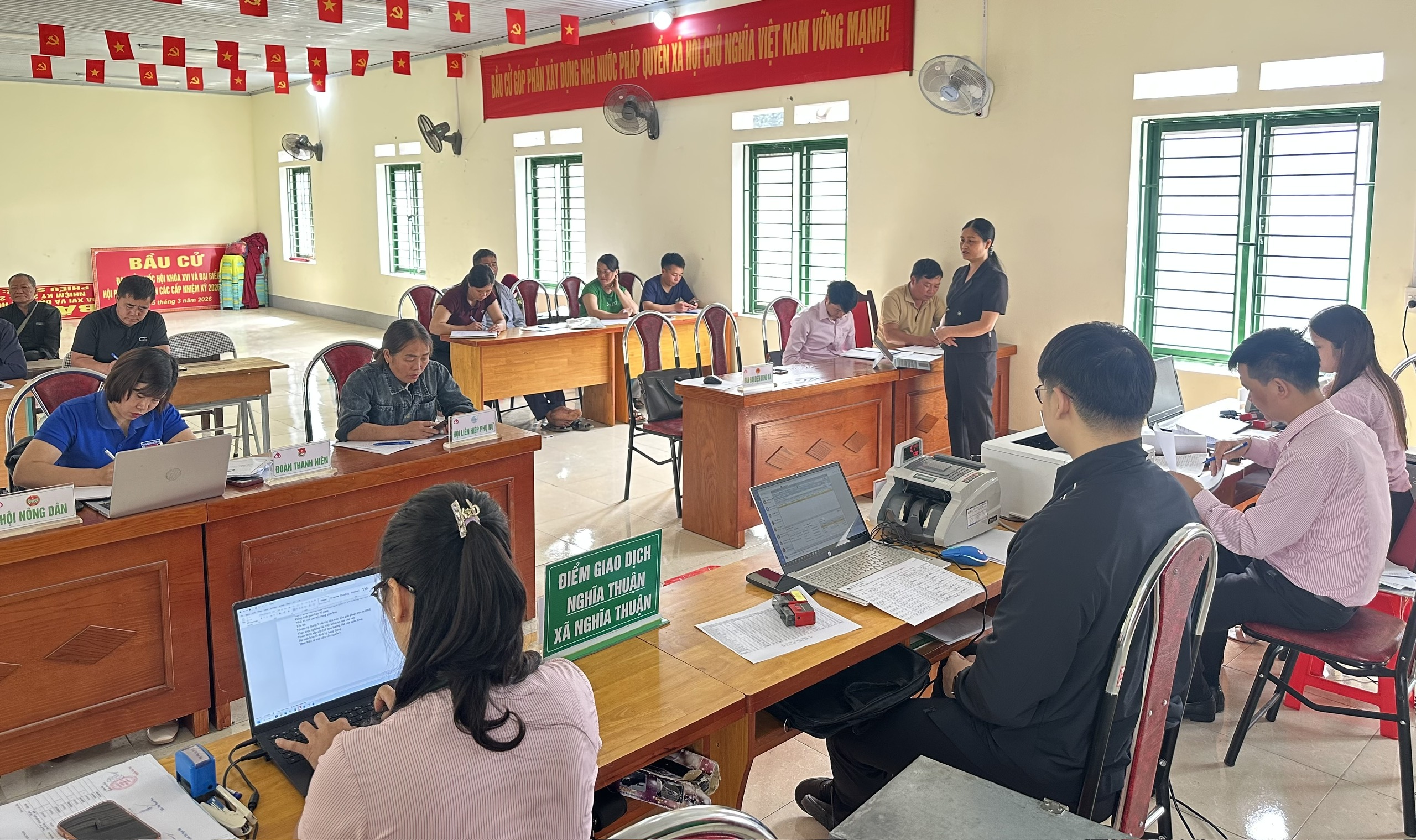 Phòng Giao dịch Quản Bạ  phiên giao dịch định kỳ tại điểm giao dịch xã Nghĩa Thuận