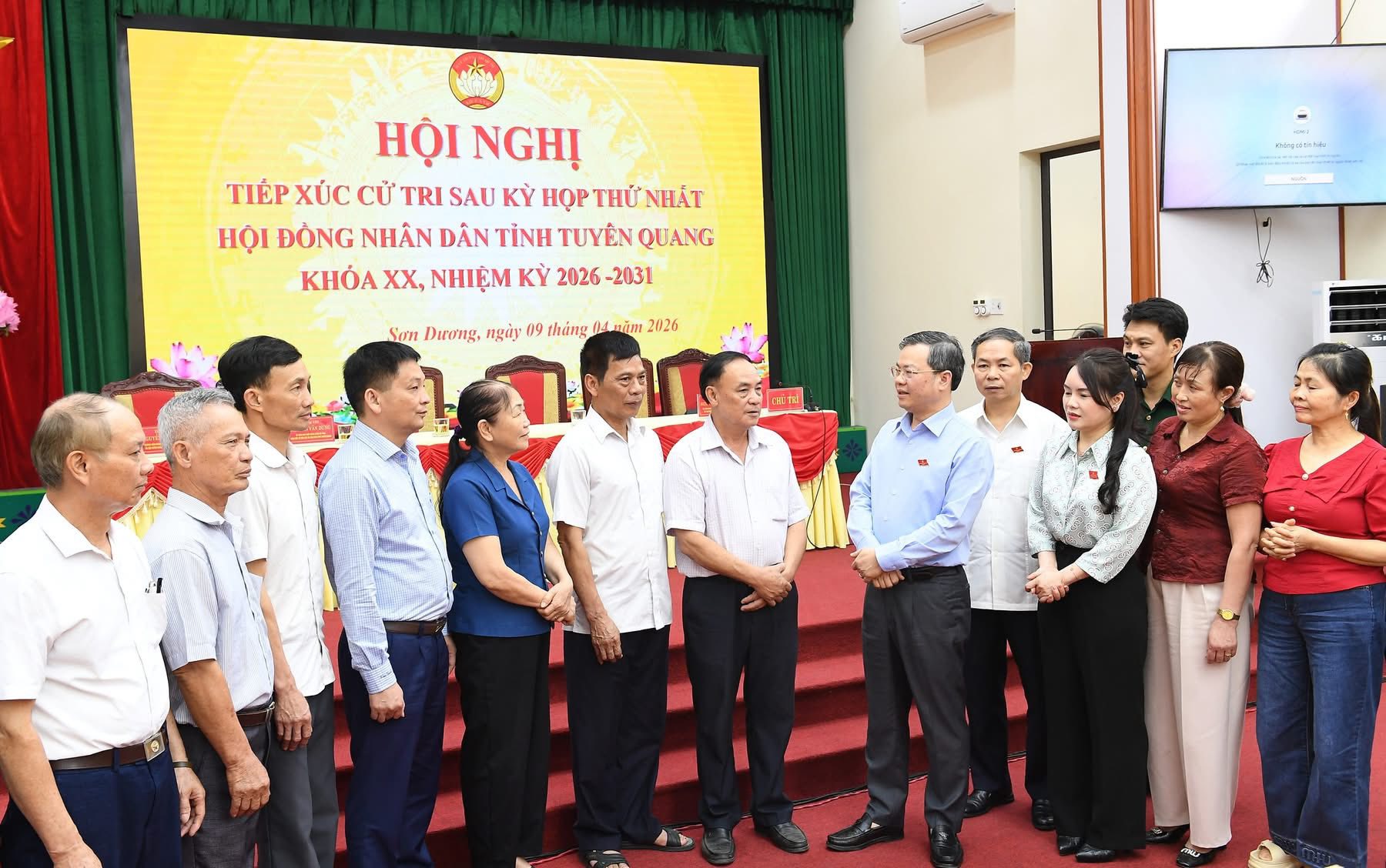 Chủ tịch HĐND tỉnh Nguyễn Văn Sơn tiếp xúc cử tri các địa phương trong tỉnh sau Kỳ họp thứ Nhất HĐND tỉnh