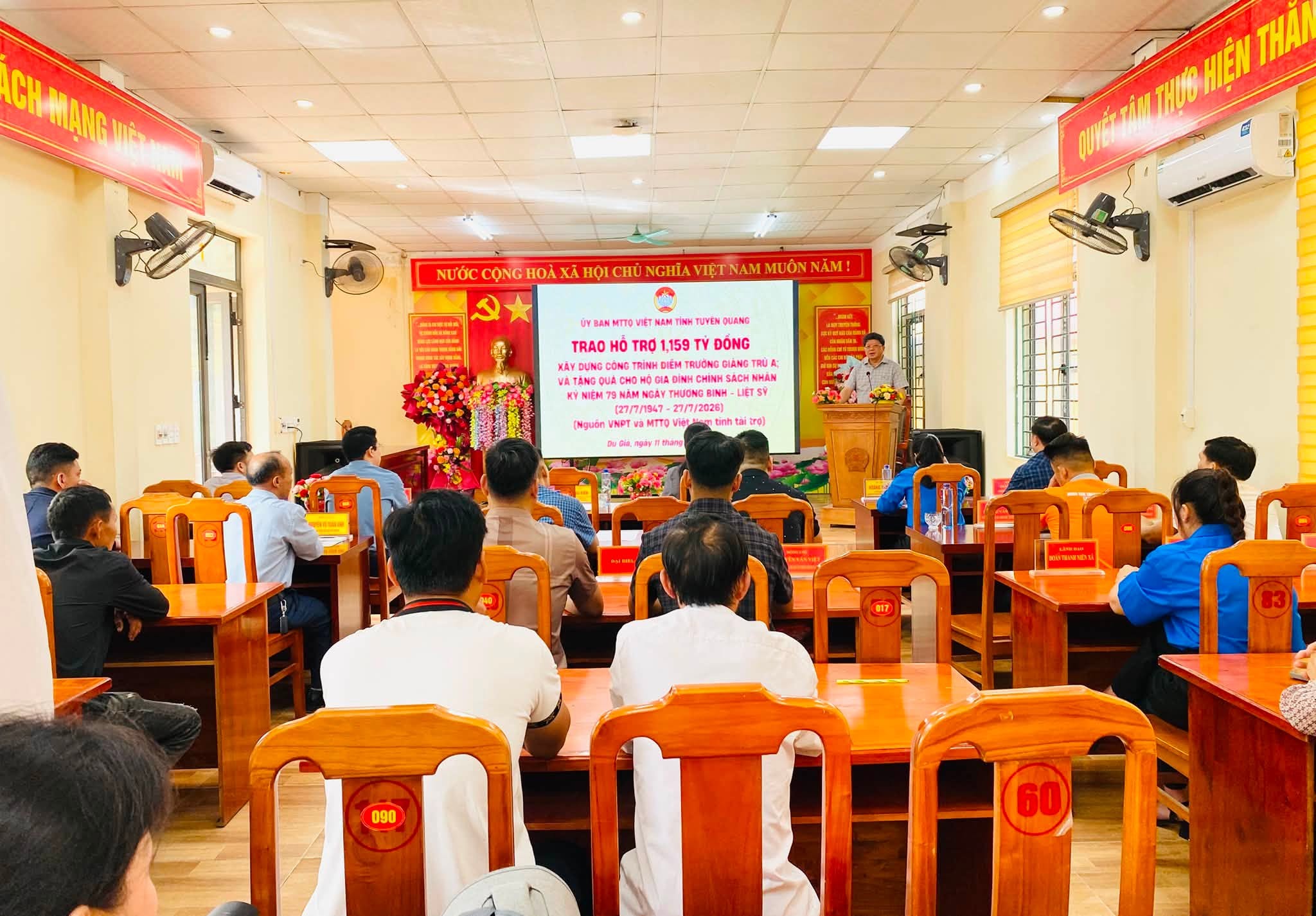 Đoàn công tác Đảng ủy, Ủy Ban MTTQ Việt Nam tỉnh làm việc tại xã Du Già
