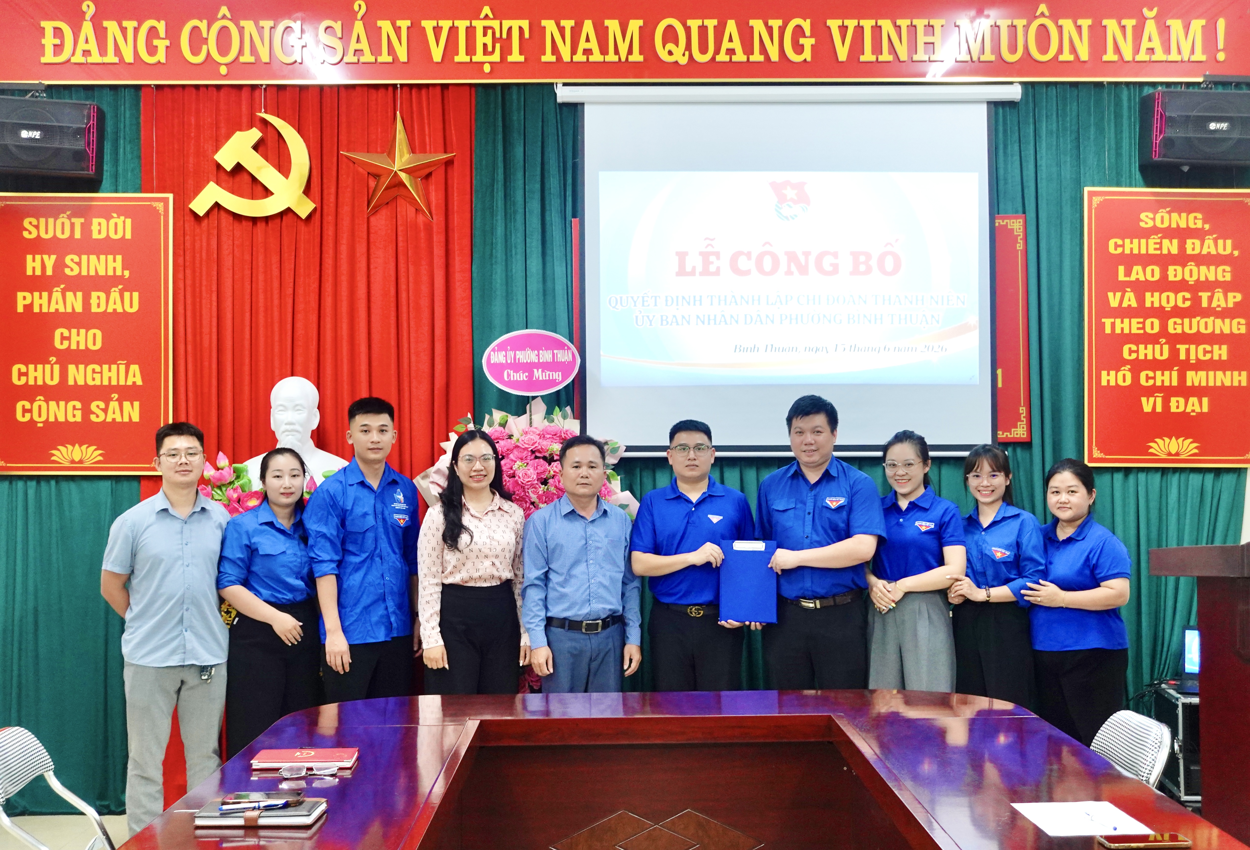 CÔNG BỐ QUYẾT ĐỊNH THÀNH LẬP CHI ĐOÀN UBND PHƯỜNG