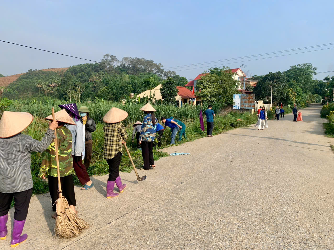 XÃ ĐÔNG THỌ PHÁT ĐỘNG PHONG TRÀO TOÀN DÂN THAM GIA BẢO VỆ MÔI TRƯỜNG, THU GOM VÀ XỬ LÝ RÁC THẢI, CHỐNG RÁC THẢI NHỰA