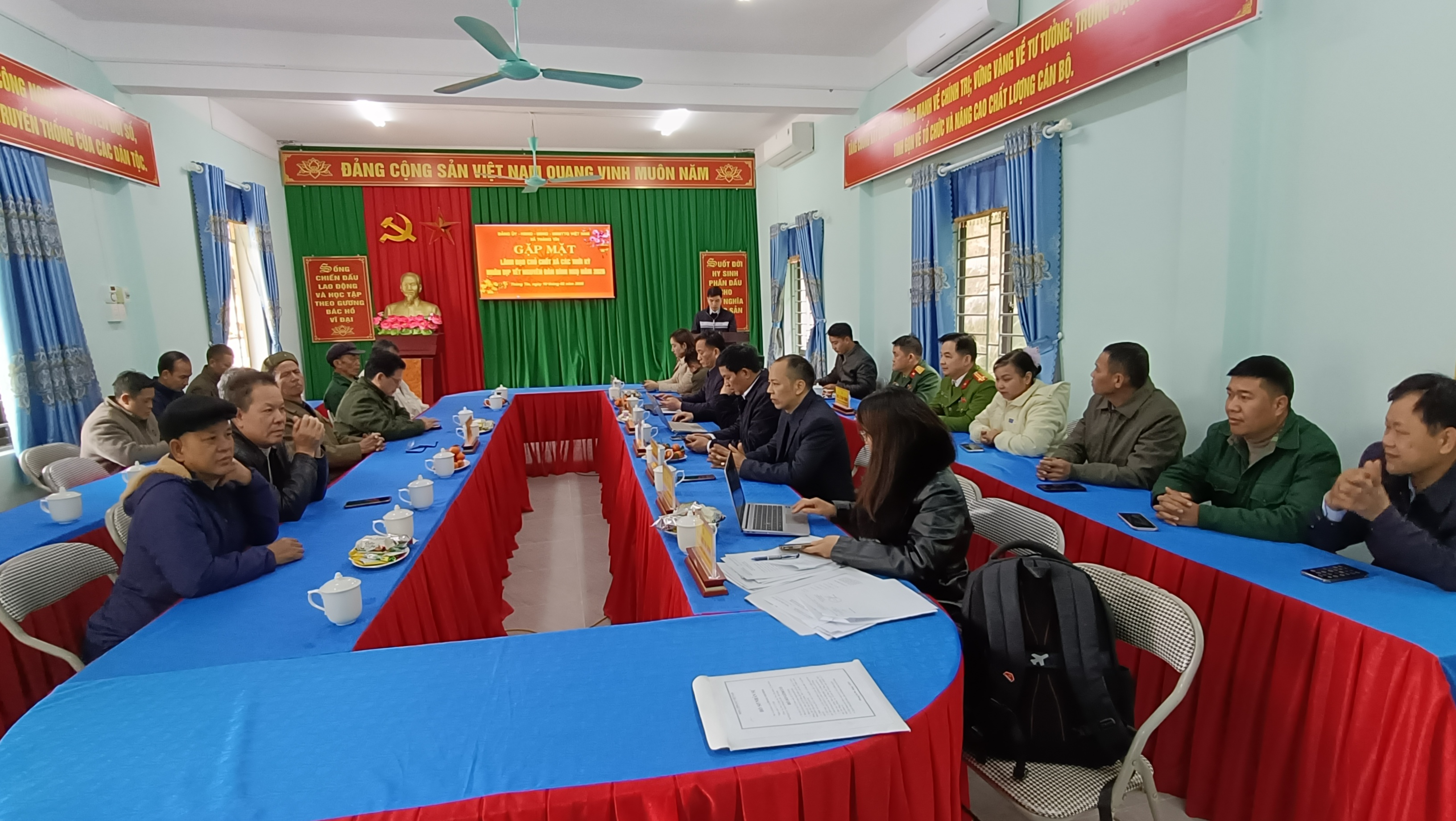 Xã Thàng Tín tổ chức gặp mặt các đồng chí lãnh đạo chủ chốt qua các thời kỳ nhân dịp Tết Nguyên đán Bính Ngọ năm 2026