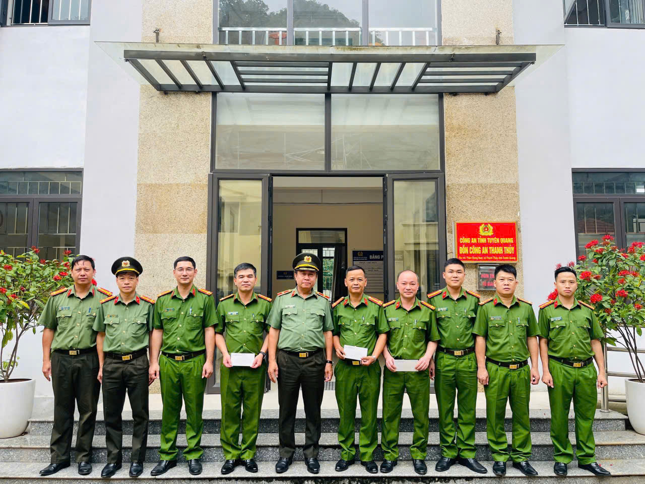 GIÁM ĐỐC CÔNG AN TỈNH KIỂM TRA CÁC MẶT CÔNG TÁC TẠI CÁC XÃ BIÊN GIỚI 