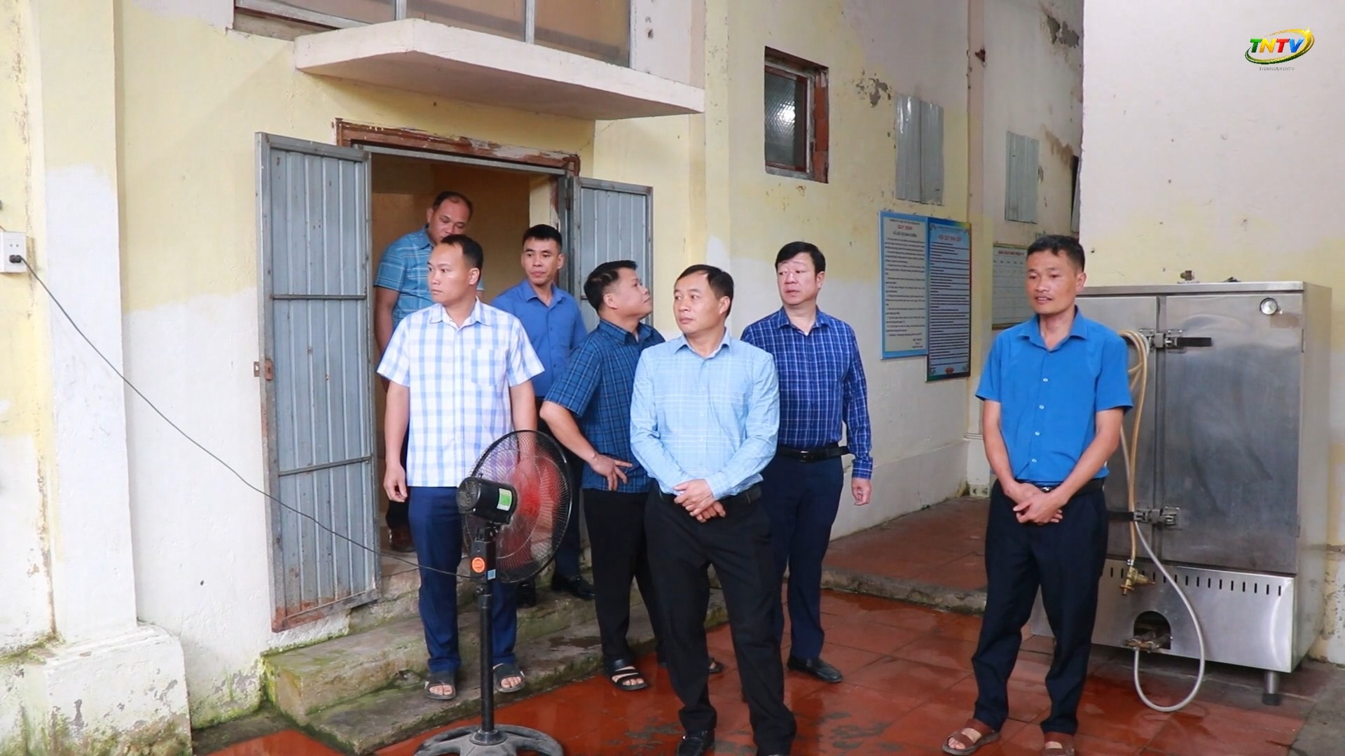 Thường trực HĐND xã giám sát việc thực hiện các chế độ, chính sách đối với học sinh tại Trường PTDT Bán trú THCS Tiên Nguyên