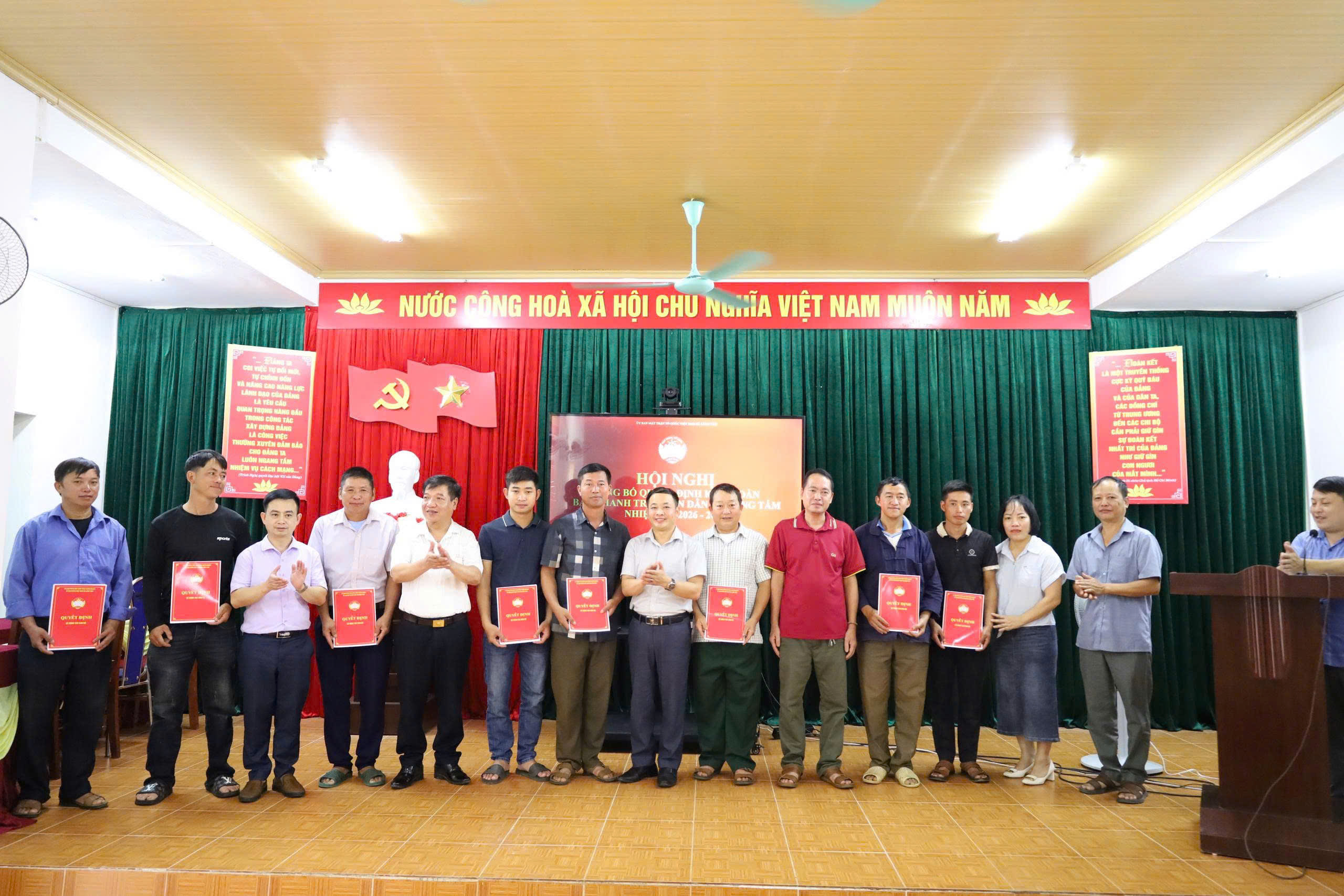 HỘI NGHỊ CÔNG BỐ QUYẾT ĐỊNH KIỆN TOÀN BAN THANH TRA NHÂN DÂN XÃ LÙNG TÁM