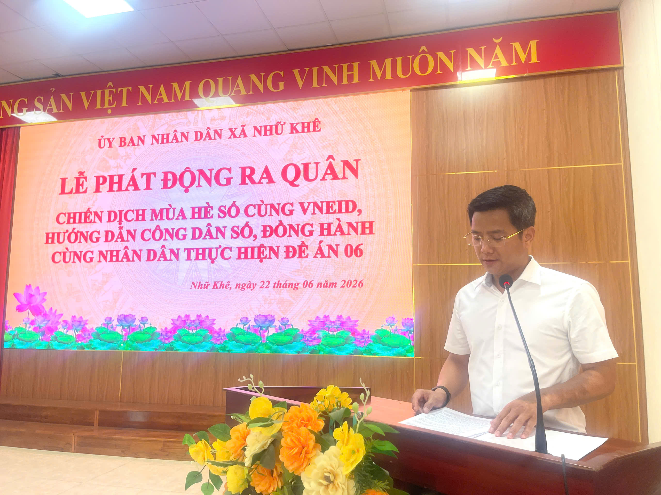 UBND XÃ NHỮ KHÊ TỔ CHỨC LỄ RA QUÂN TRIỂN KHAI “CHIẾN DỊCH MÙA HÈ SỐ CÙNG VNeID, HƯỚNG DẪN CÔNG DÂN SỐ, ĐỒNG HÀNH CÙNG NHÂN DÂN THỰC HIỆN ĐỀ ÁN 06”