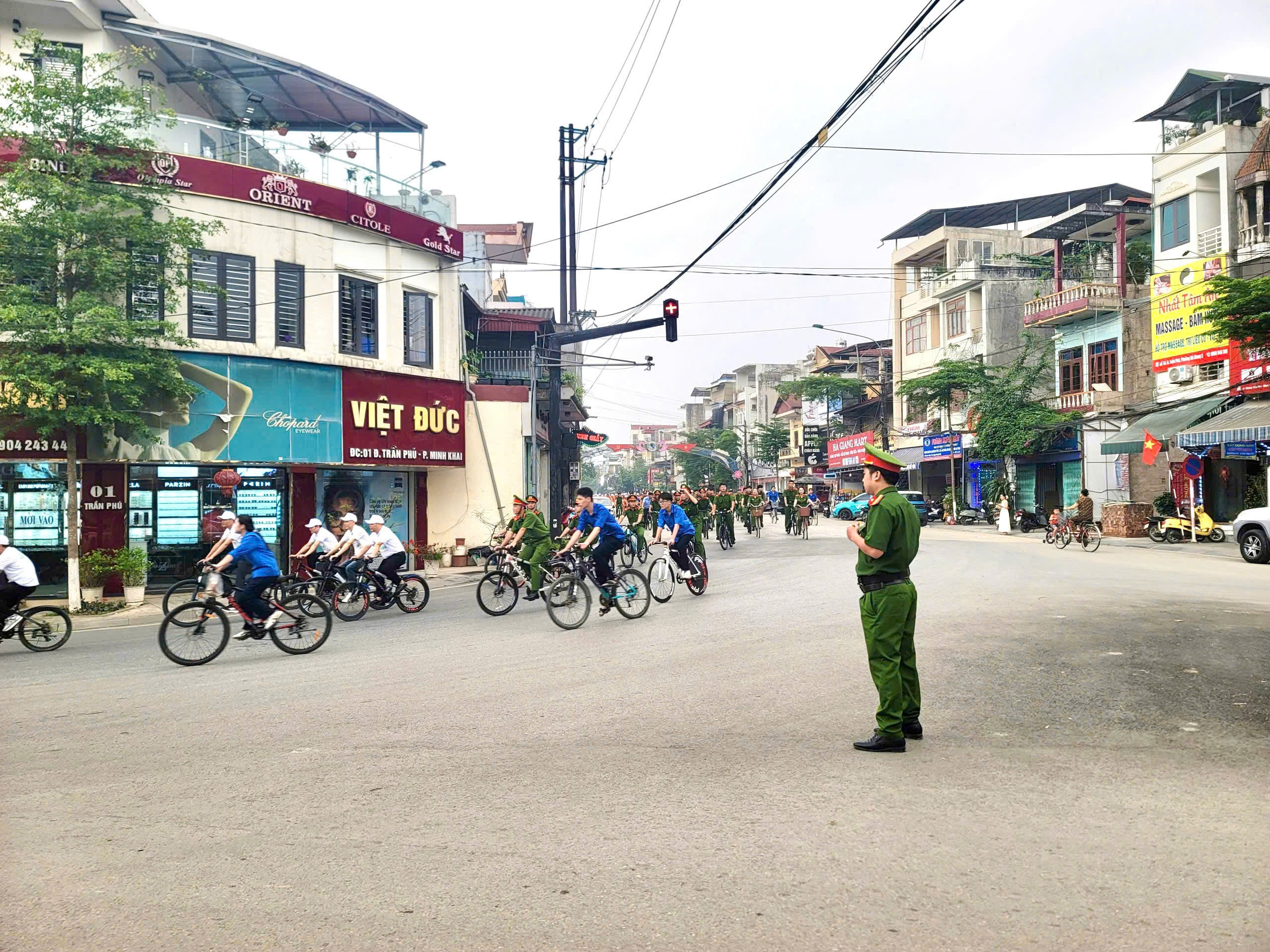 CÔNG AN PHƯỜNG HÀ GIANG 2 ĐẢM BẢO AN NINH TRẬT TỰ CHO HOẠT ĐỘNG ĐẠP XE HƯỞNG ỨNG GIỜ TRÁI ĐẤT 2026 