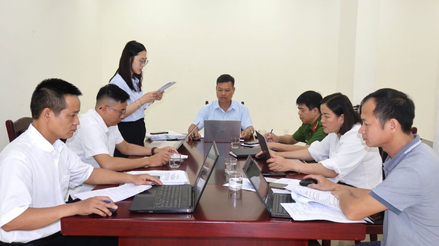 UBND xã đối thoại với công dân Nguyễn Văn Tiềm, thôn Thượng Mỹ