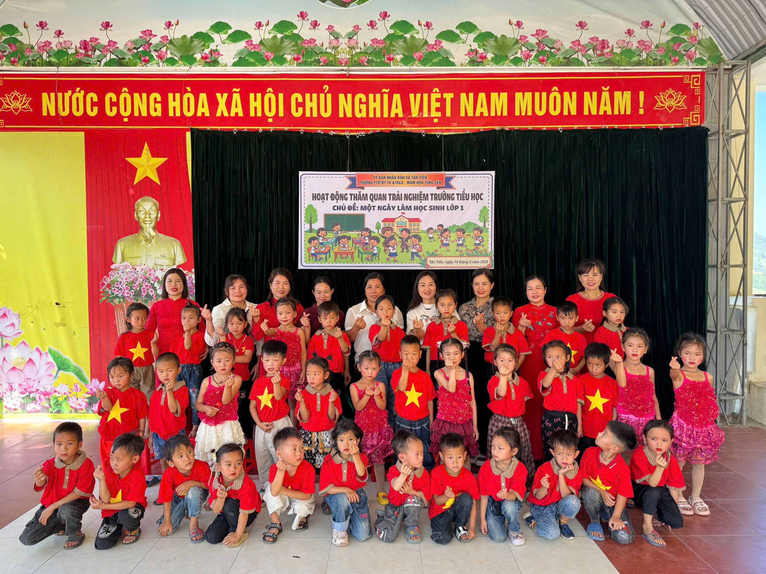 Trường Mầm non Túng Sán Tham quan và trải nghiệm thực tế tại trường PTDTBT TH&THCS Túng Sán với chủ đề “Một ngày làm học sinh lớp 1”