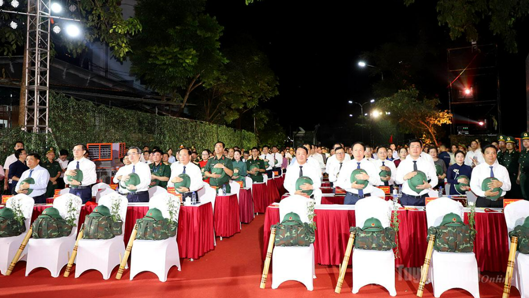 TUYÊN QUANG THAM GIA CẦU TRUYỀN HÌNH “SAO SÁNG DẪN ĐƯỜNG” TRI ÂN CÁC ANH HÙNG LIỆT SĨ