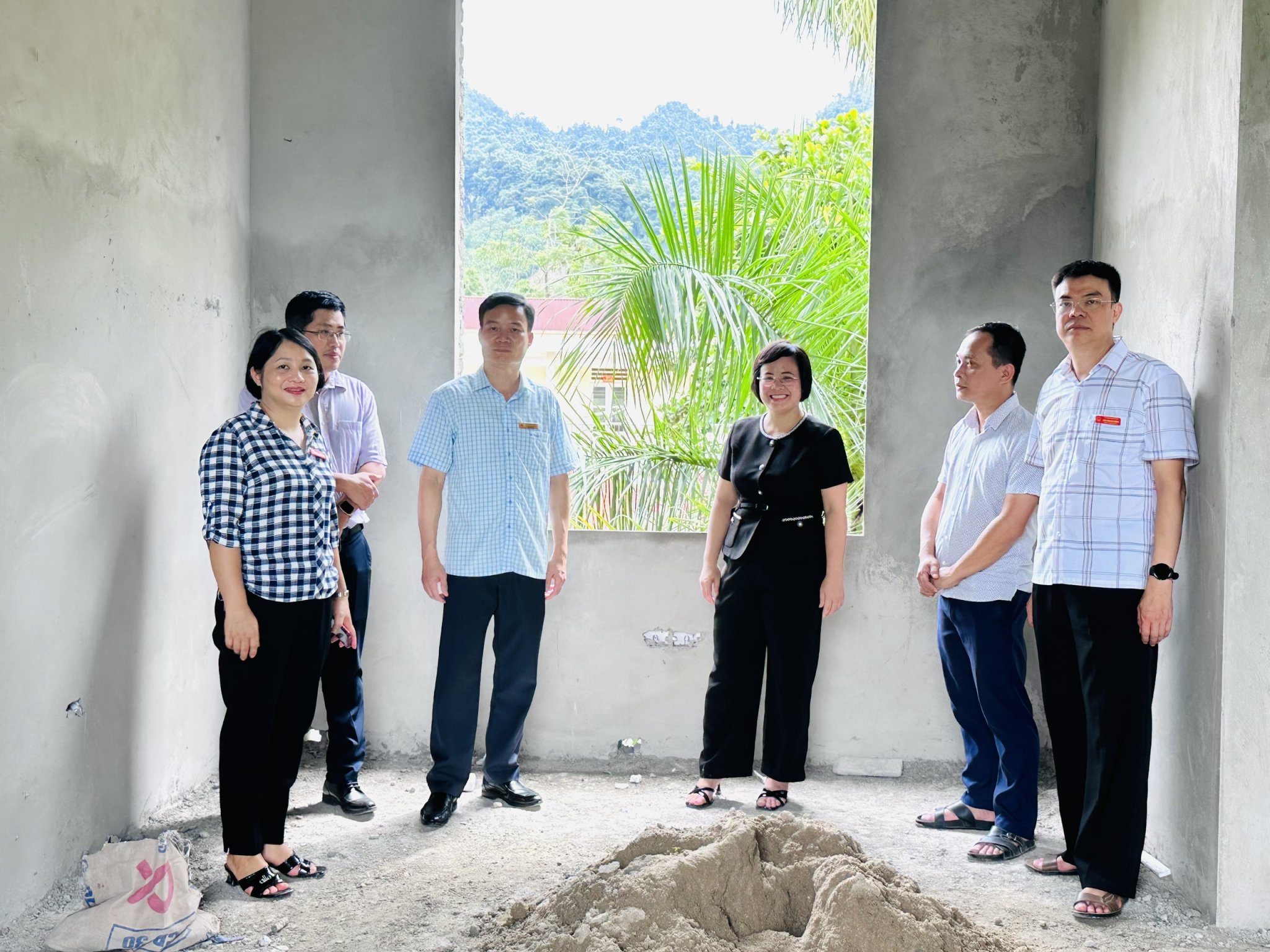 THƯỜNG TRỰC ĐẢNG ỦY XÃ VIỆT LÂM KIỂM TRA CÔNG TÁC CHUẨN BỊ NĂM HỌC MỚI, TIẾN ĐỘ CÁC CÔNG TRÌNH TRÊN ĐỊA BÀN